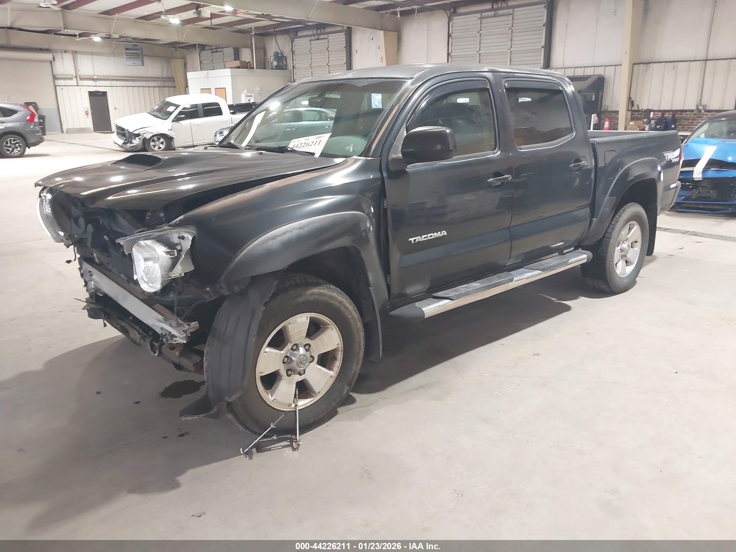 TOYOTA TACOMA image 2