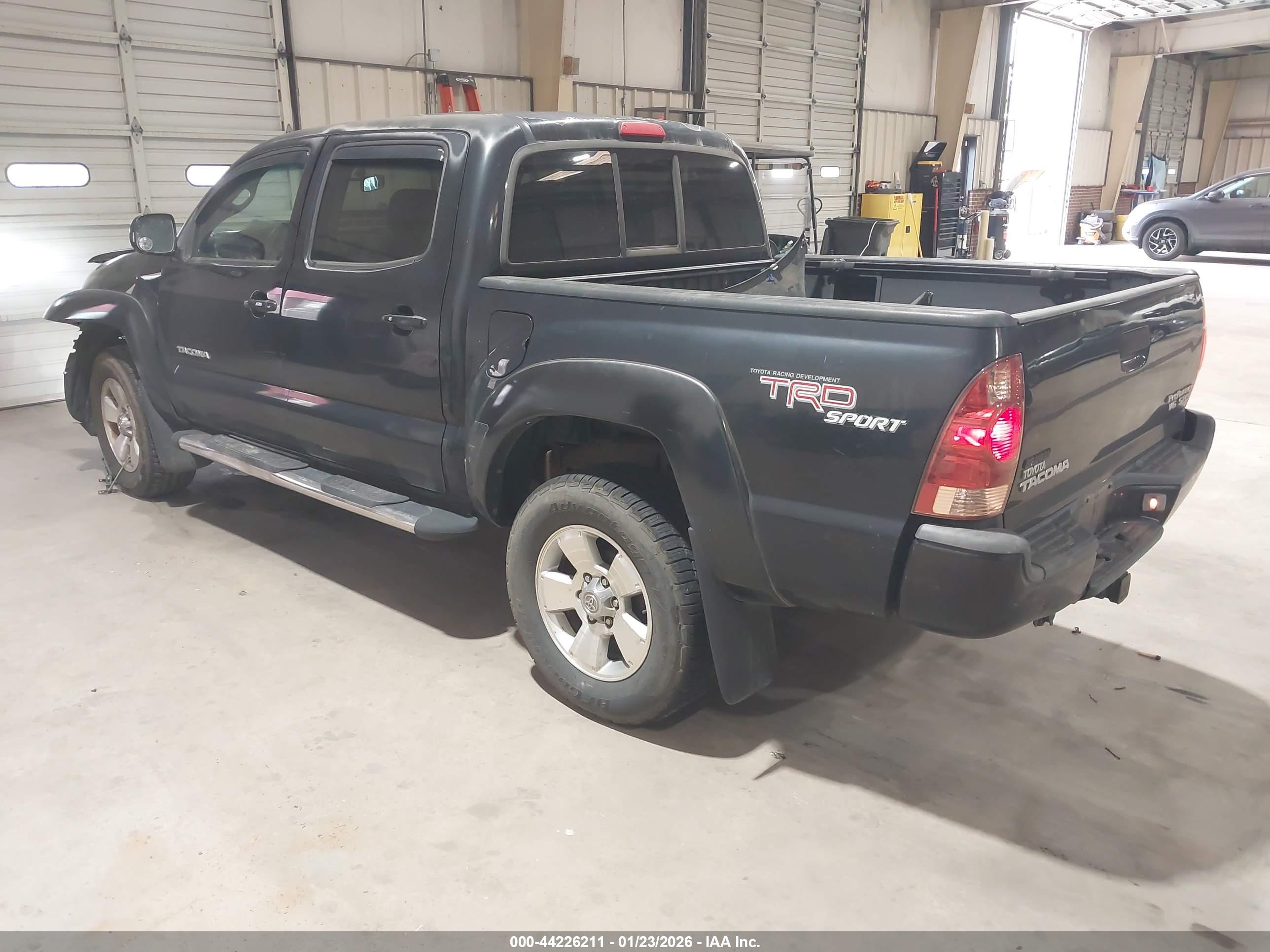 TOYOTA TACOMA image 3
