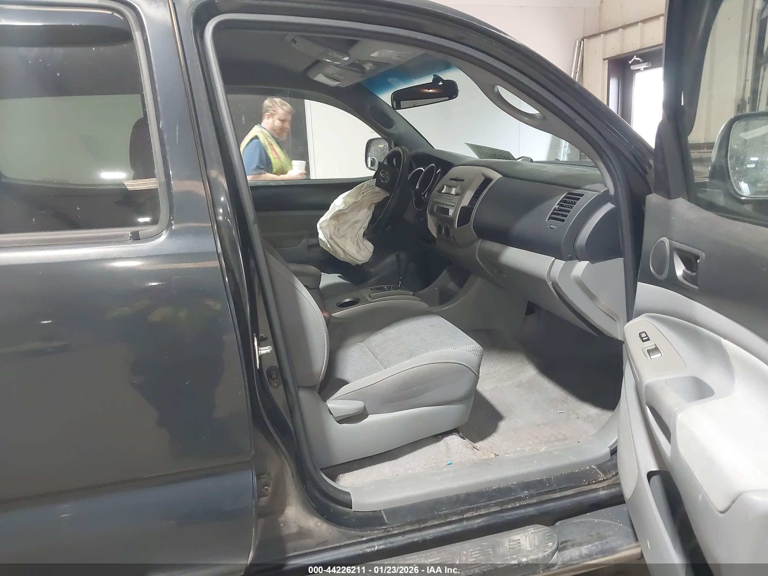 TOYOTA TACOMA image 5