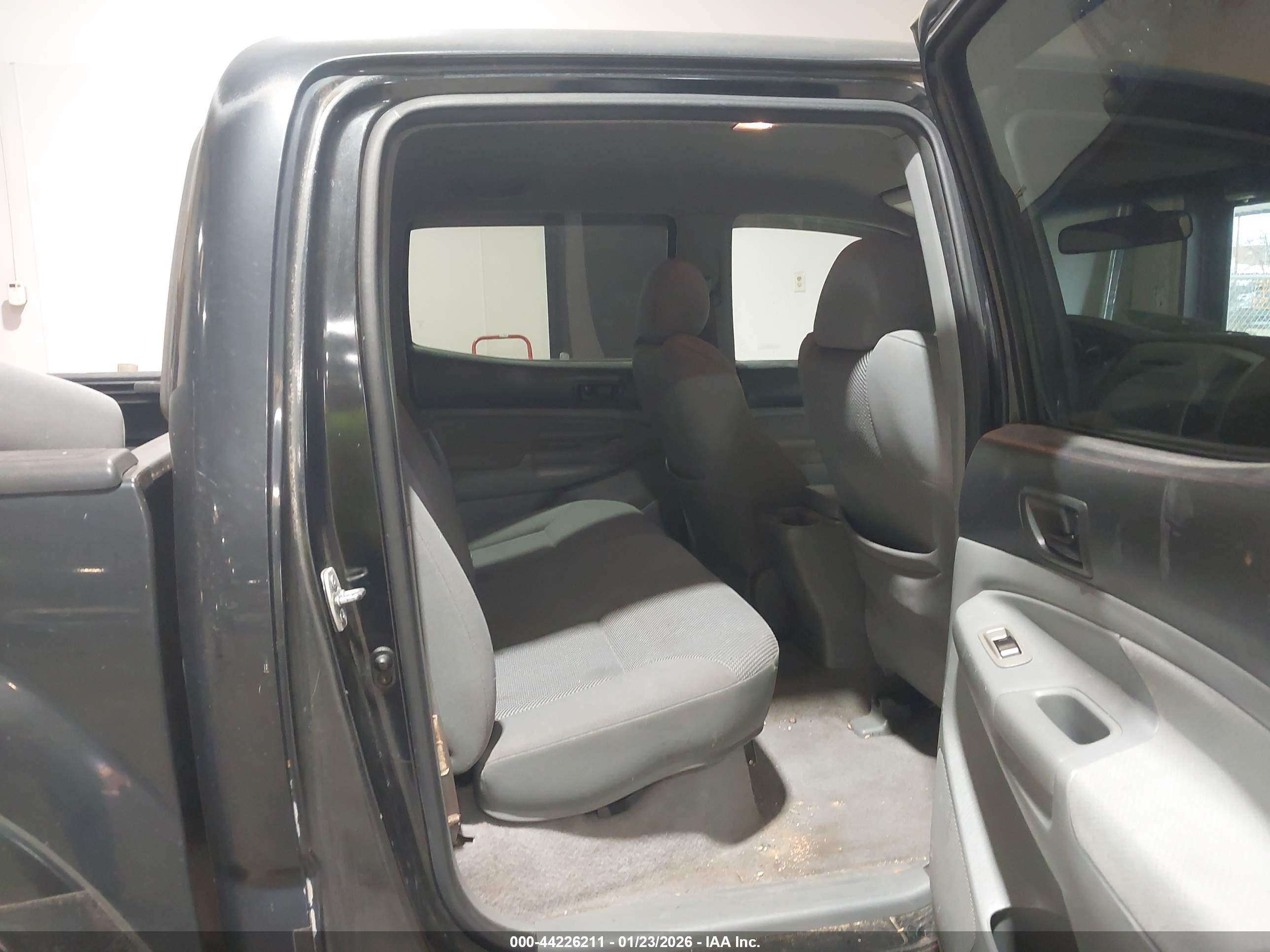 TOYOTA TACOMA image 8