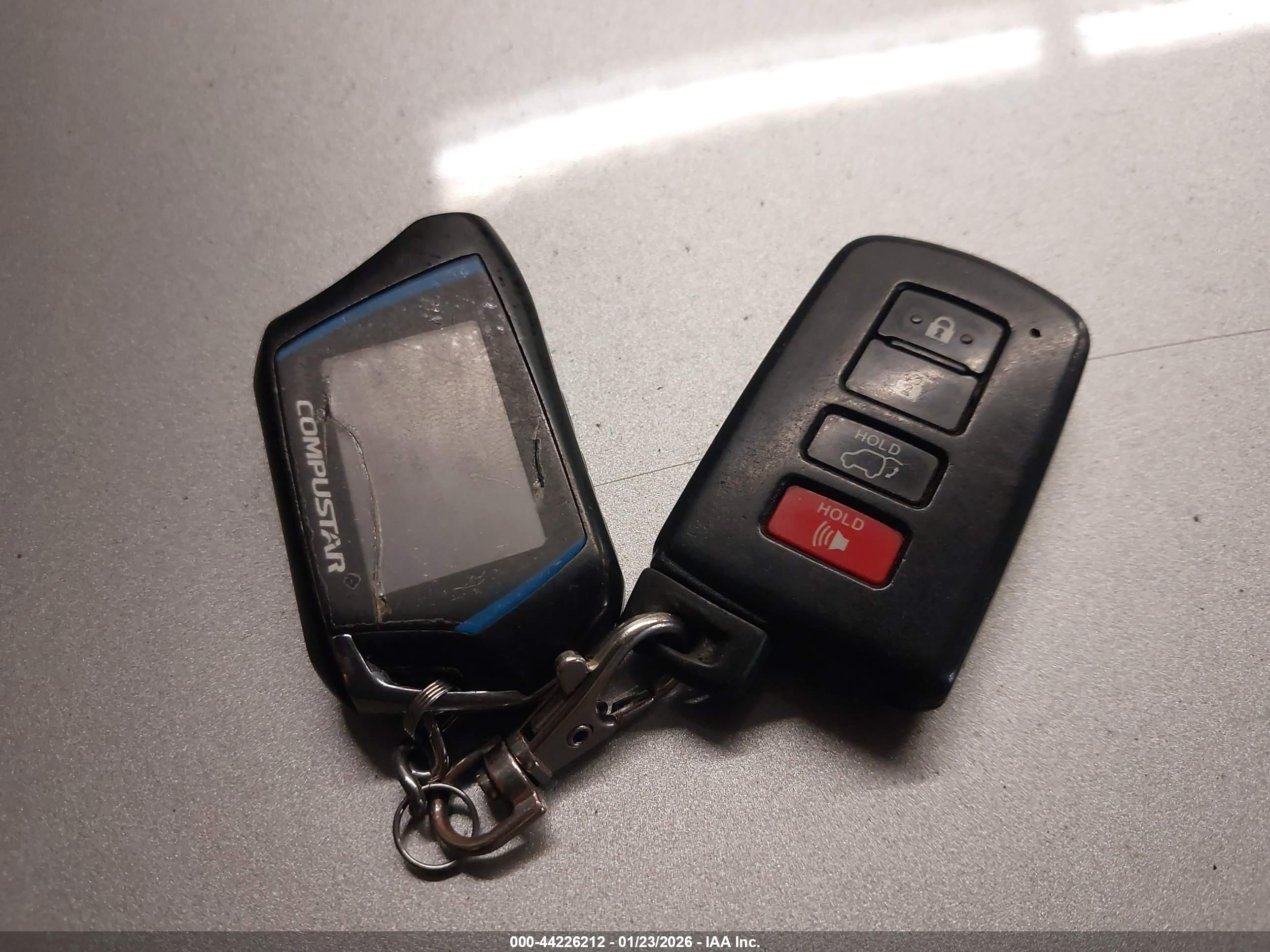 TOYOTA RAV4 image 11