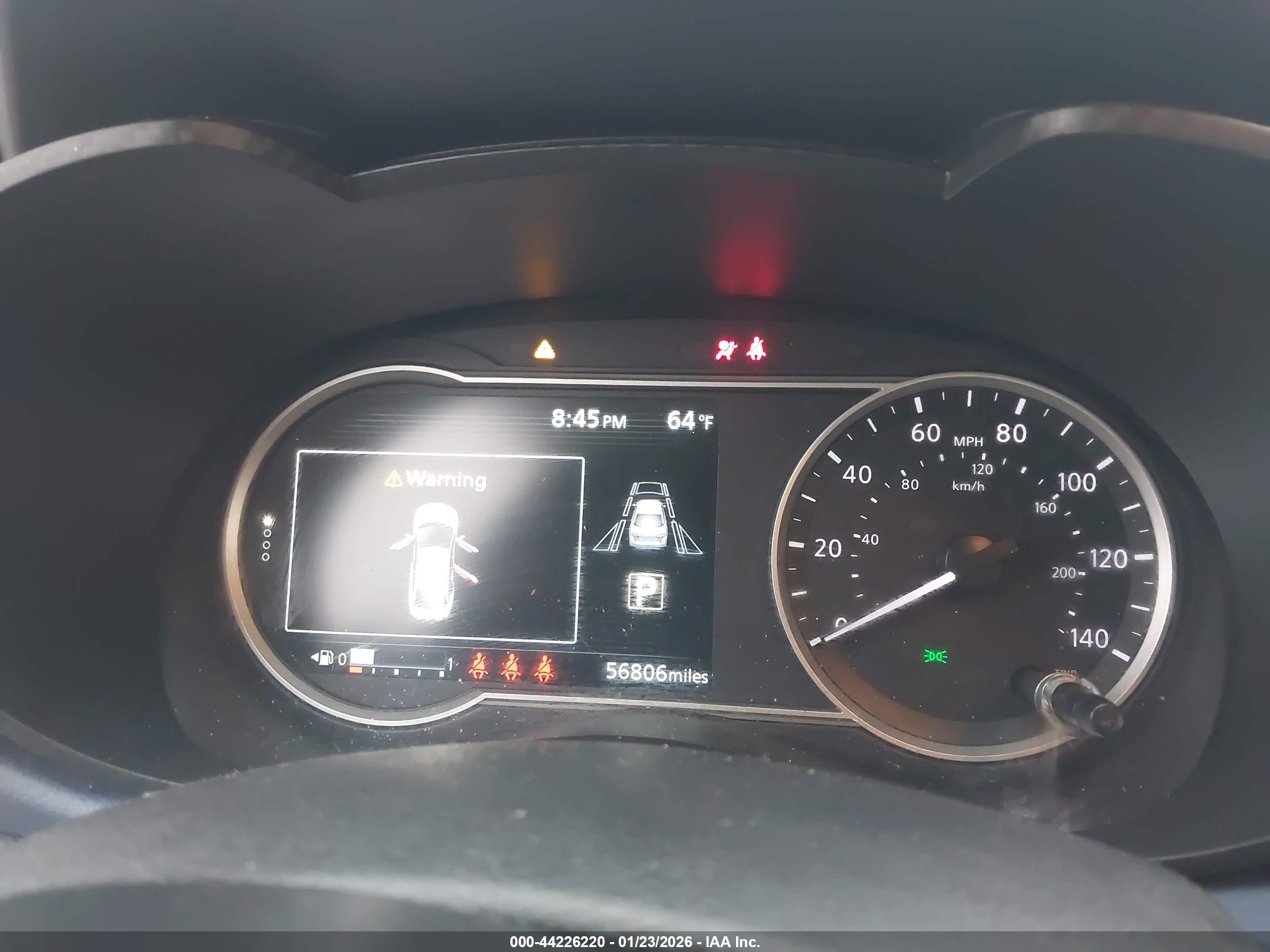 NISSAN VERSA image 7
