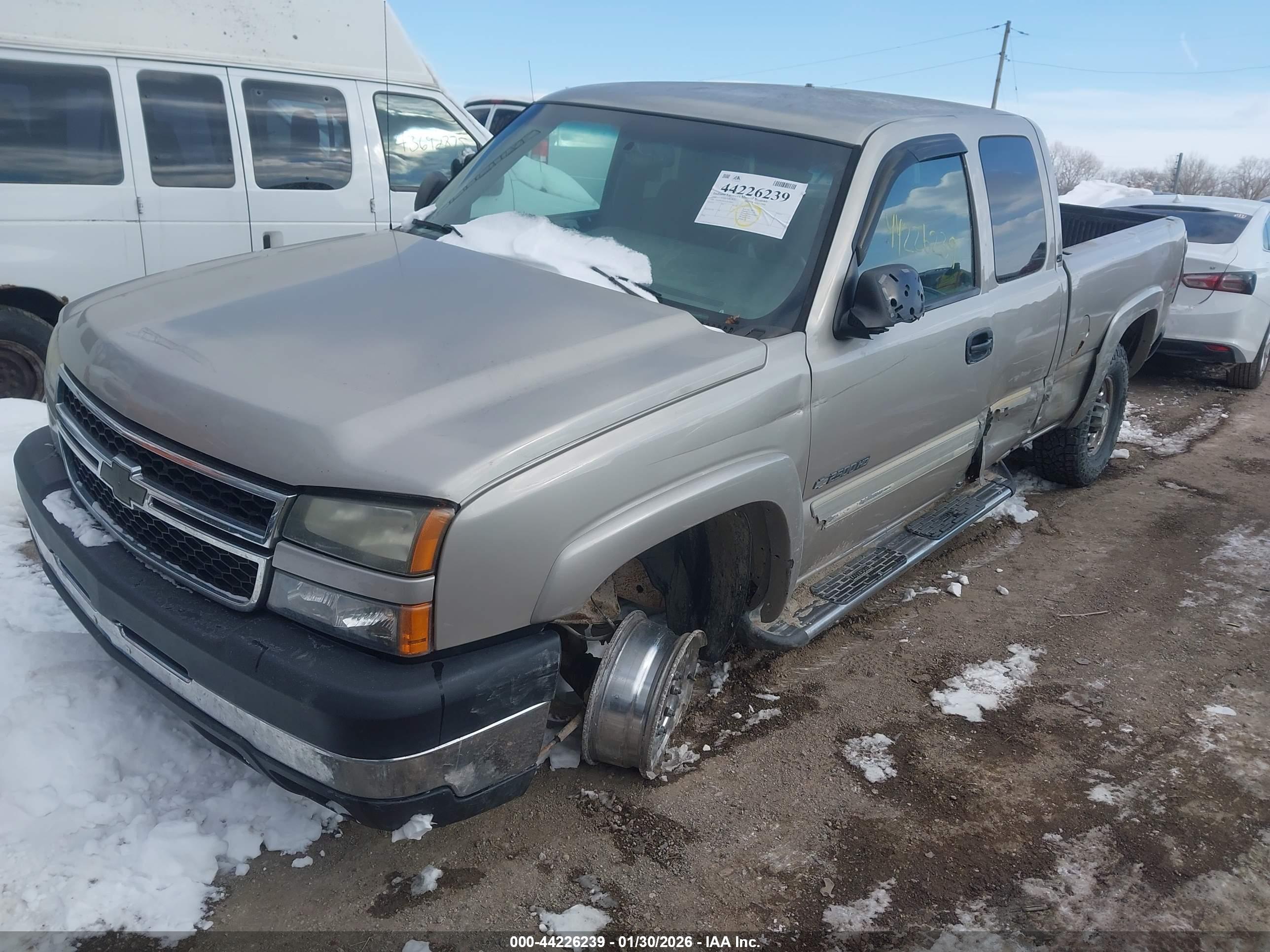 CHEVROLET SILVERADO image 2
