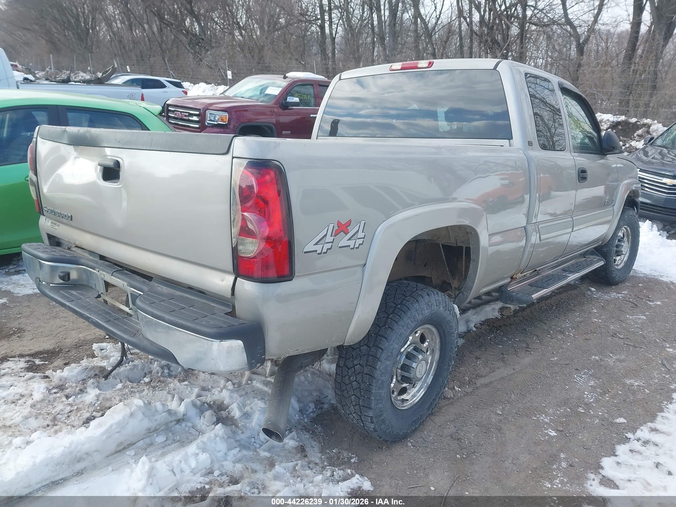 CHEVROLET SILVERADO image 4