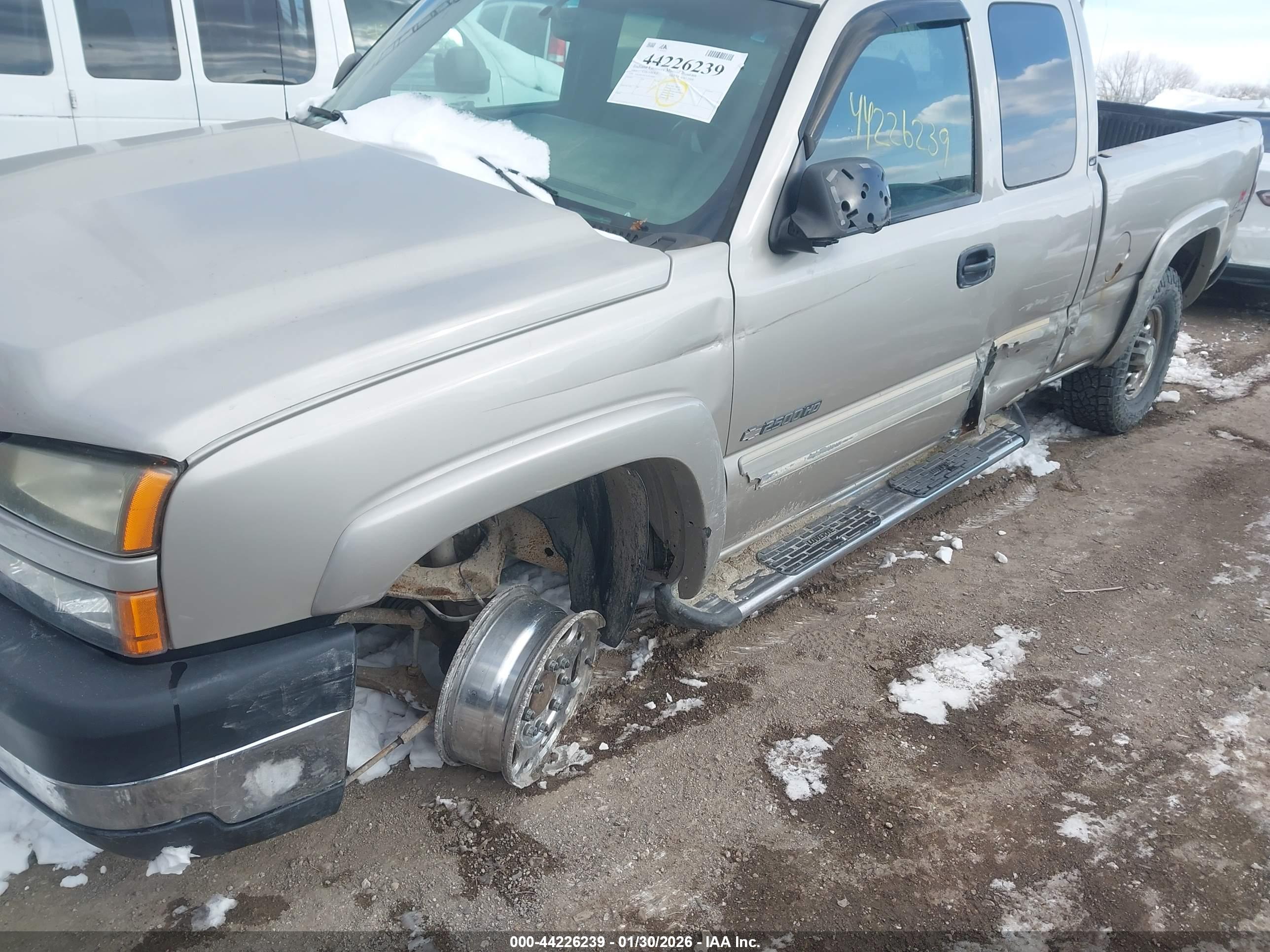 CHEVROLET SILVERADO image 6