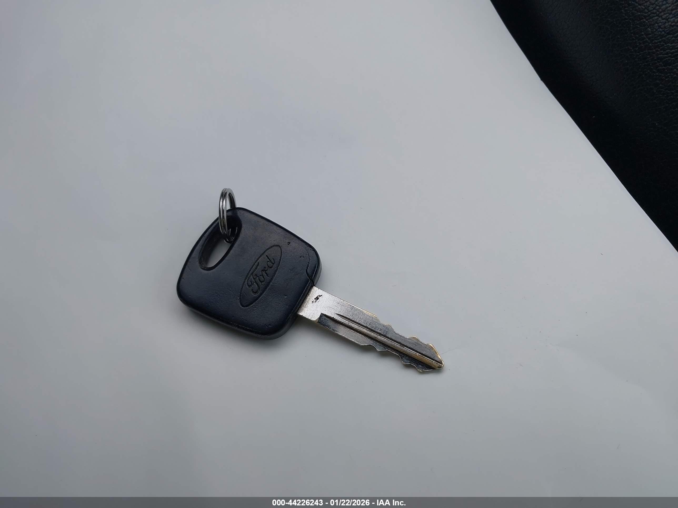 FORD MUSTANG image 11