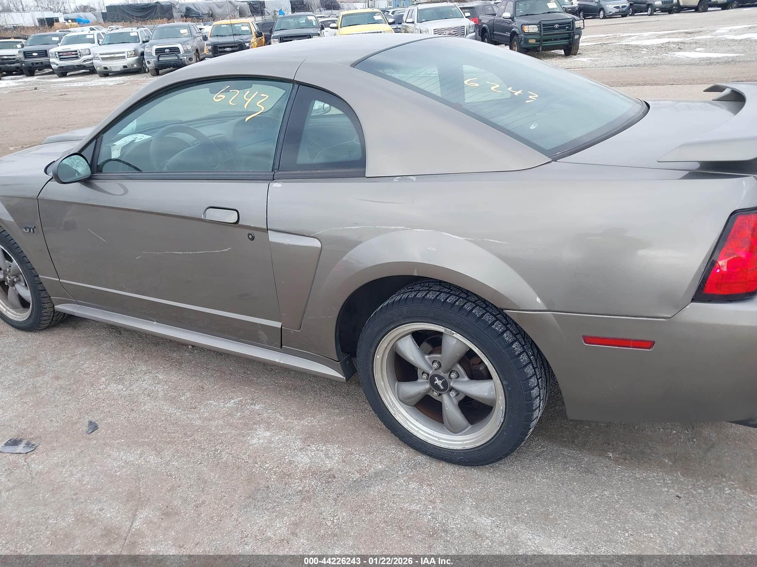 FORD MUSTANG image 6