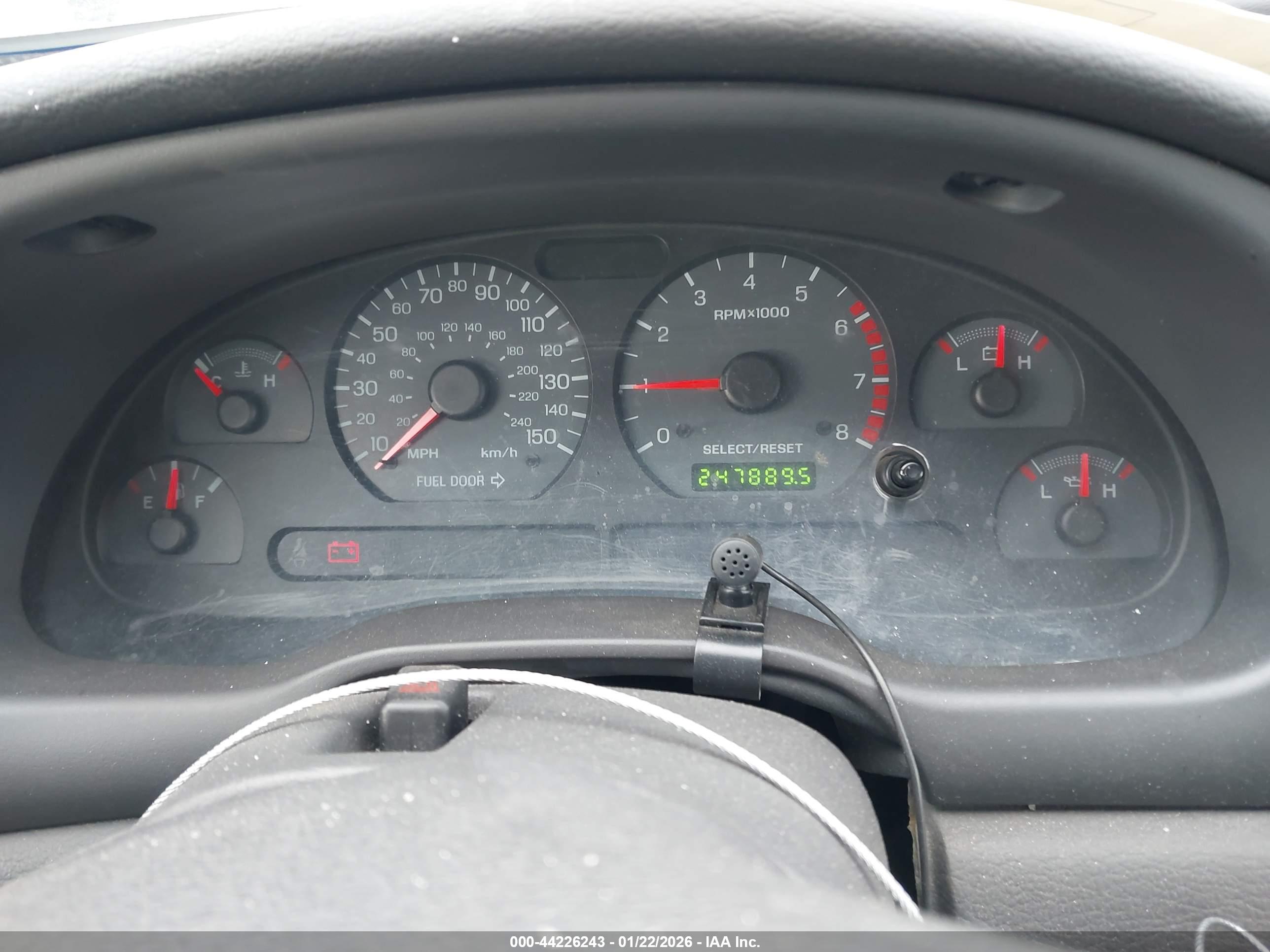 FORD MUSTANG image 7