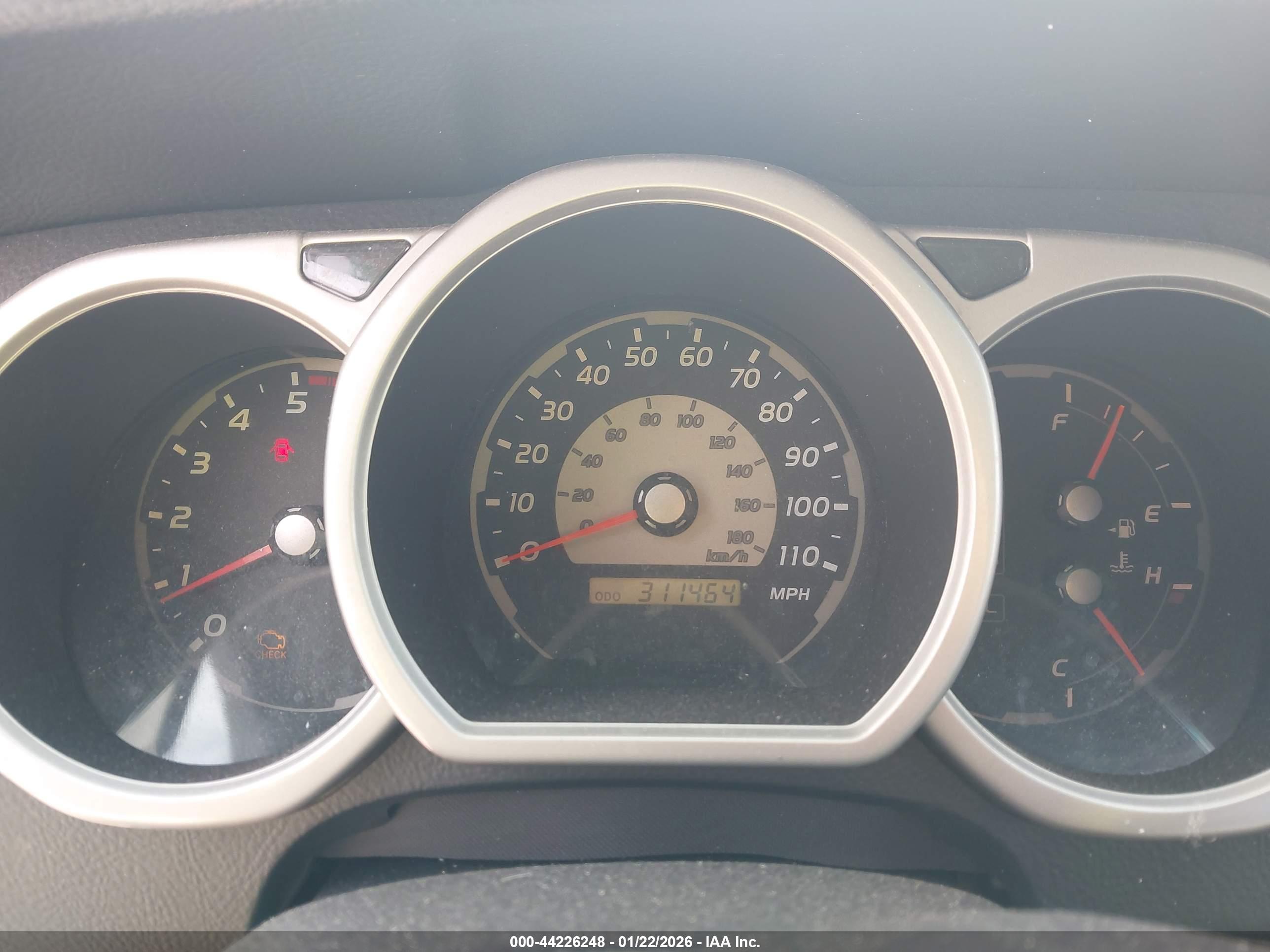 TOYOTA 4RUNNER image 7
