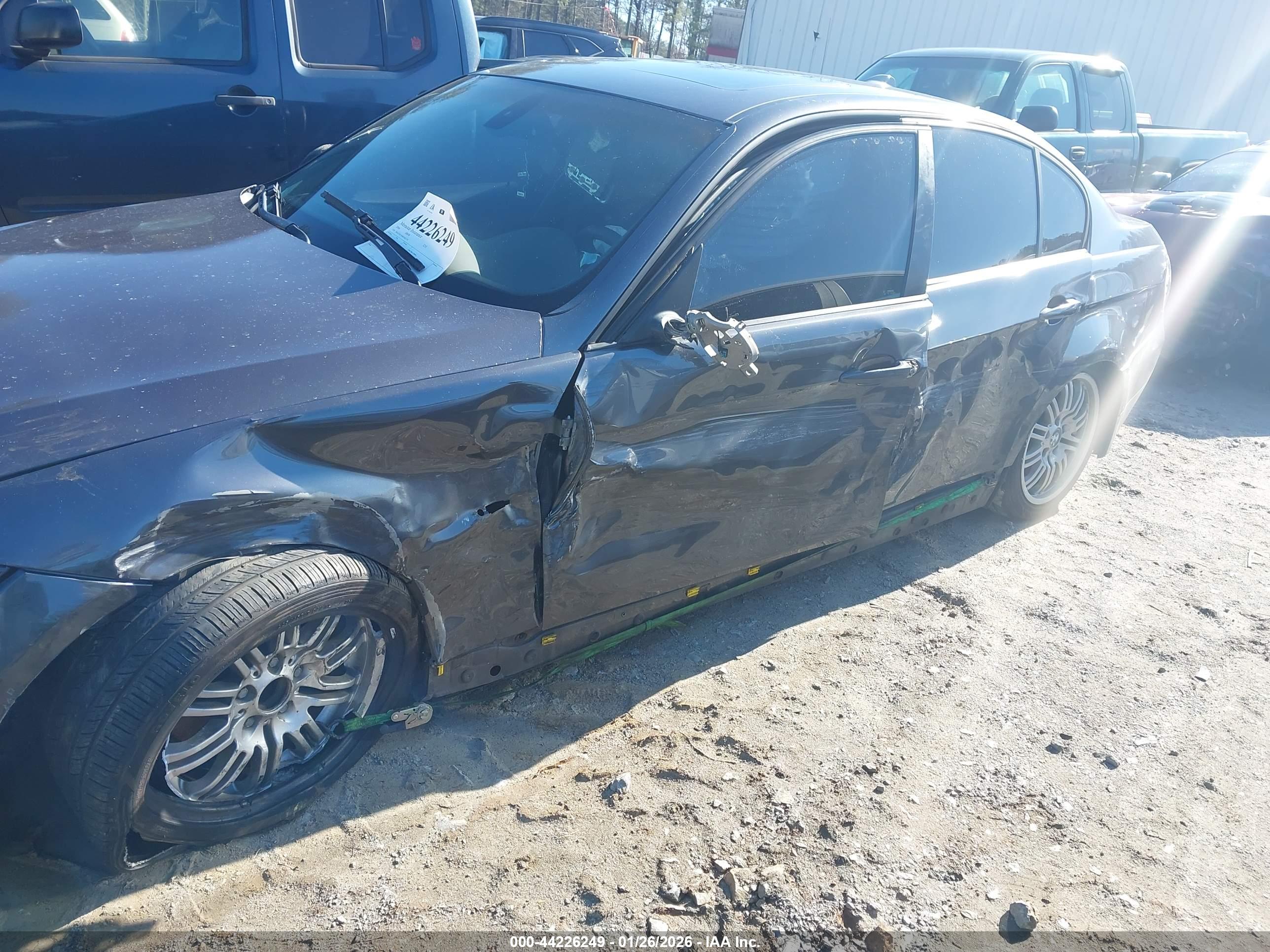 BMW 325I image 6