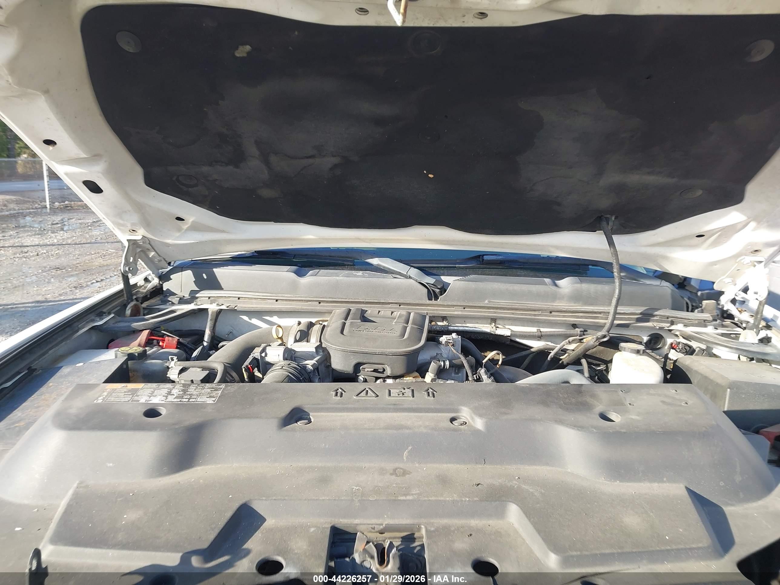 CHEVROLET SILVERADO image 10