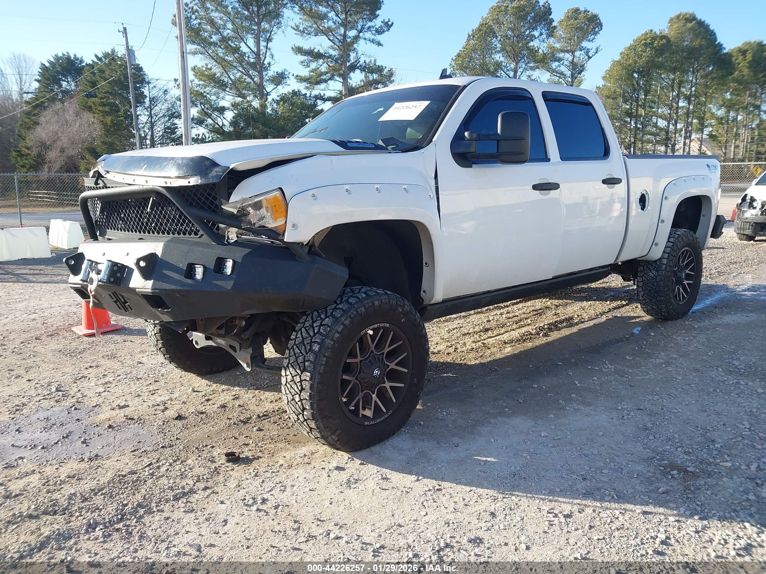 CHEVROLET SILVERADO image 2