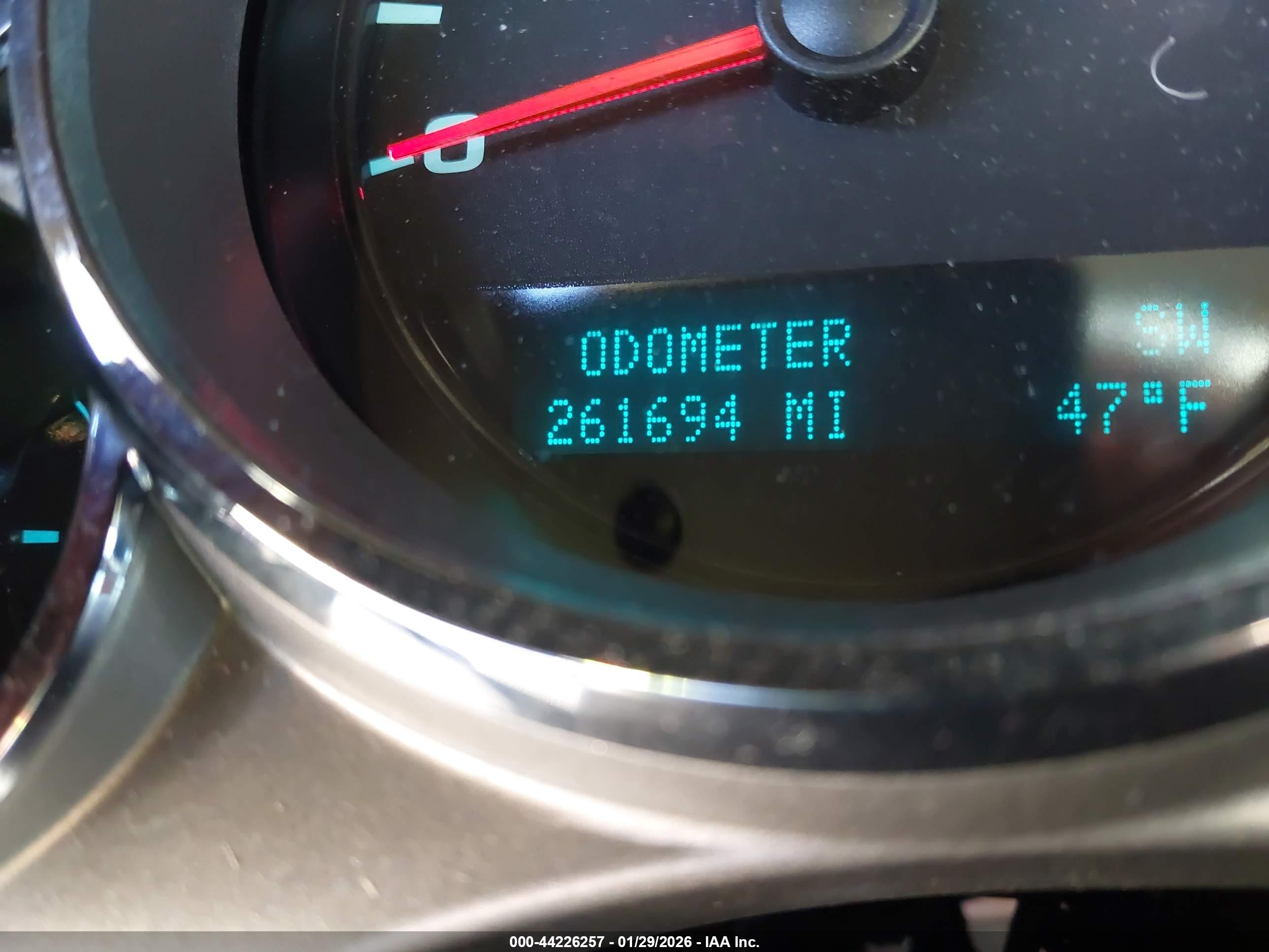 CHEVROLET SILVERADO image 7