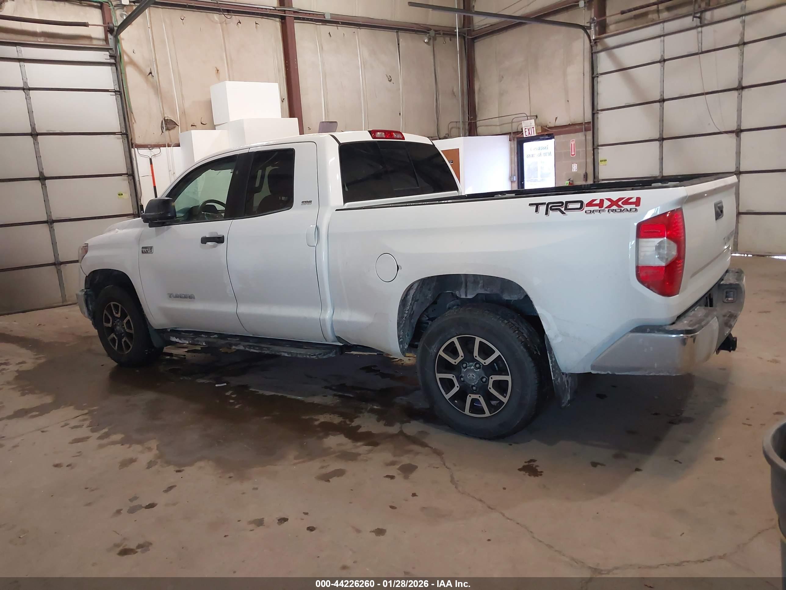 TOYOTA TUNDRA image 3