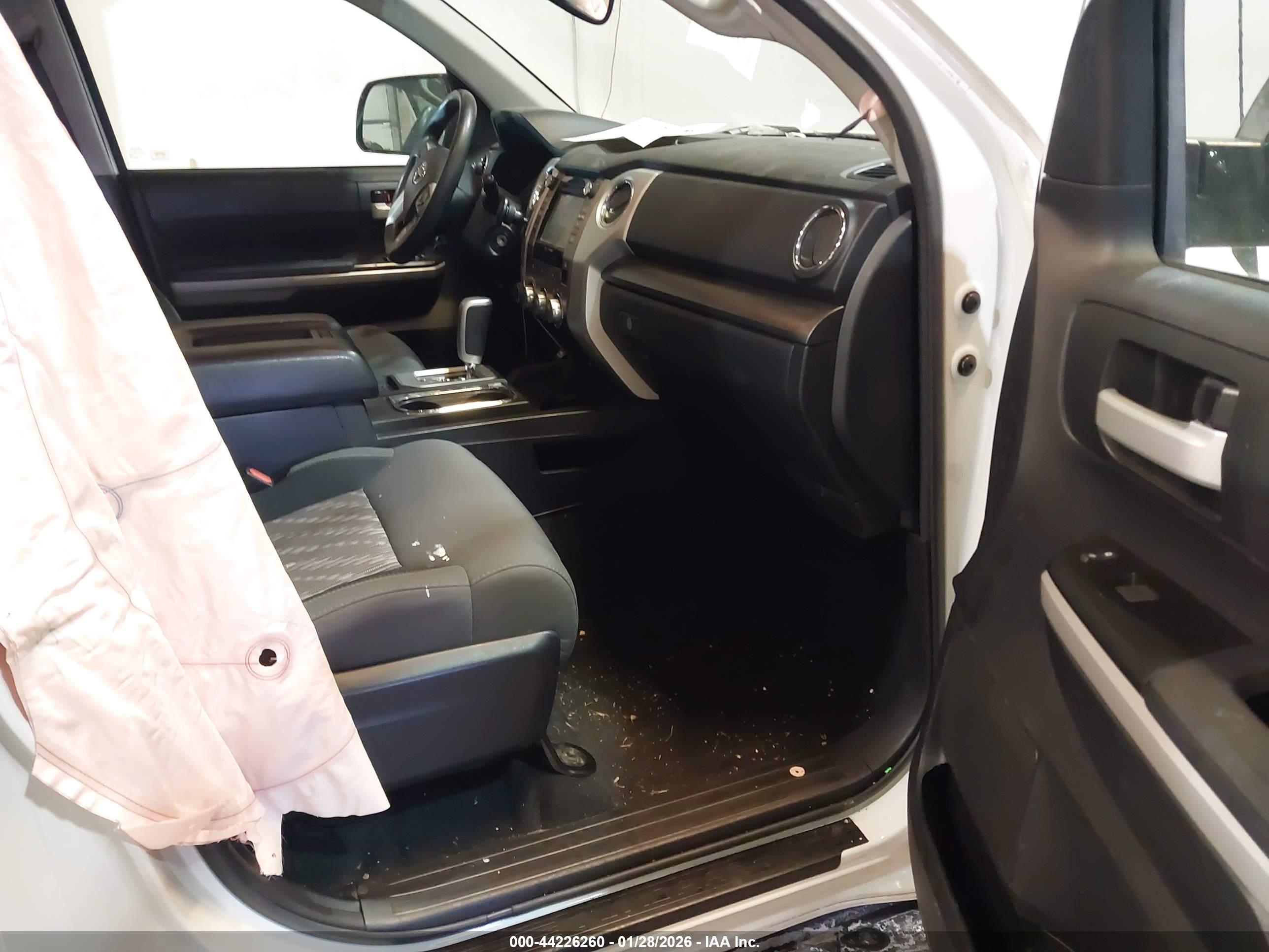 TOYOTA TUNDRA image 5
