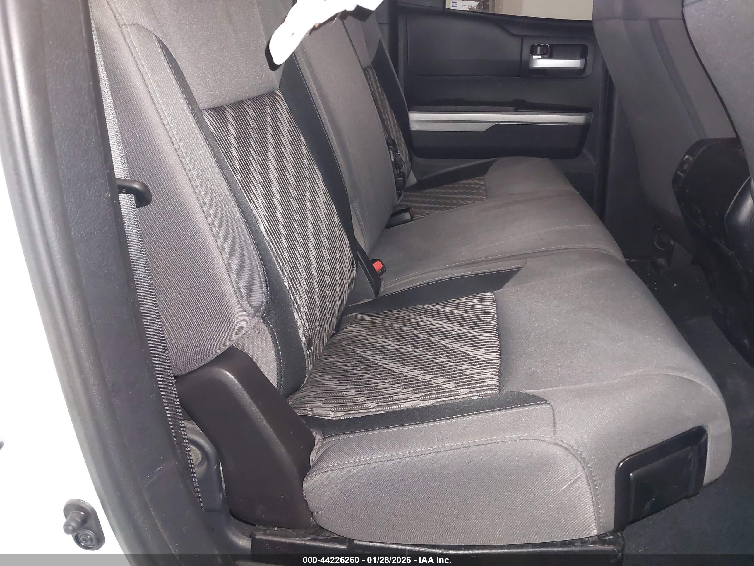 TOYOTA TUNDRA image 8