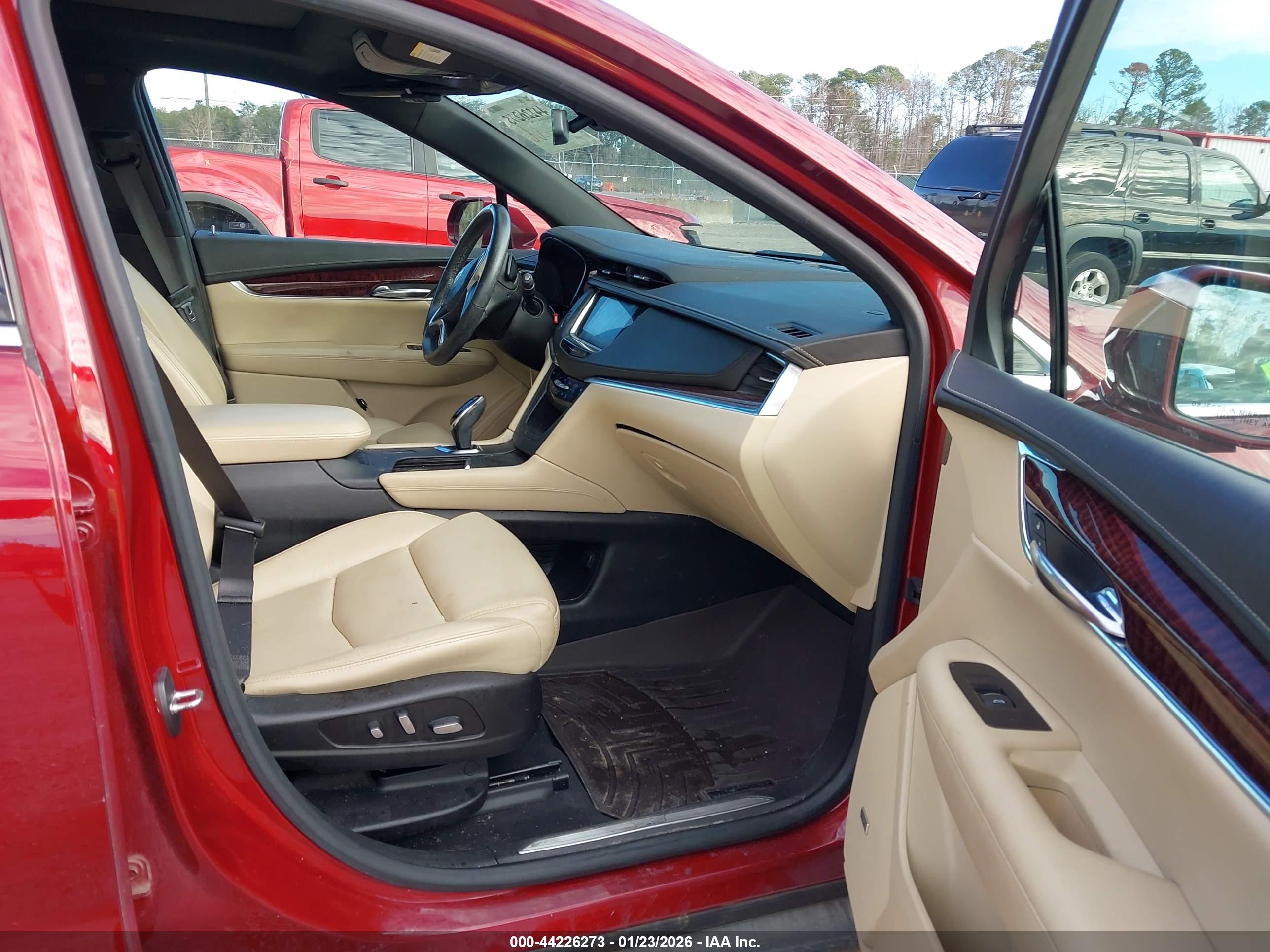 CADILLAC XT5 image 5
