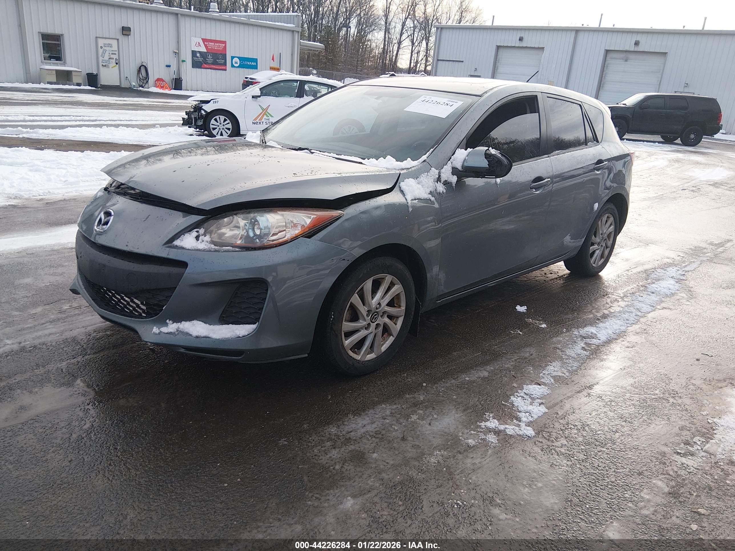 MAZDA MAZDA3 image 2
