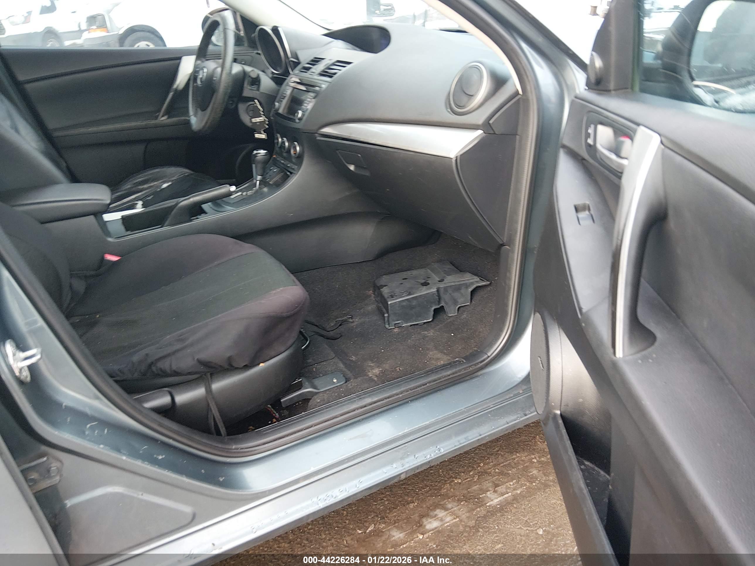 MAZDA MAZDA3 image 5