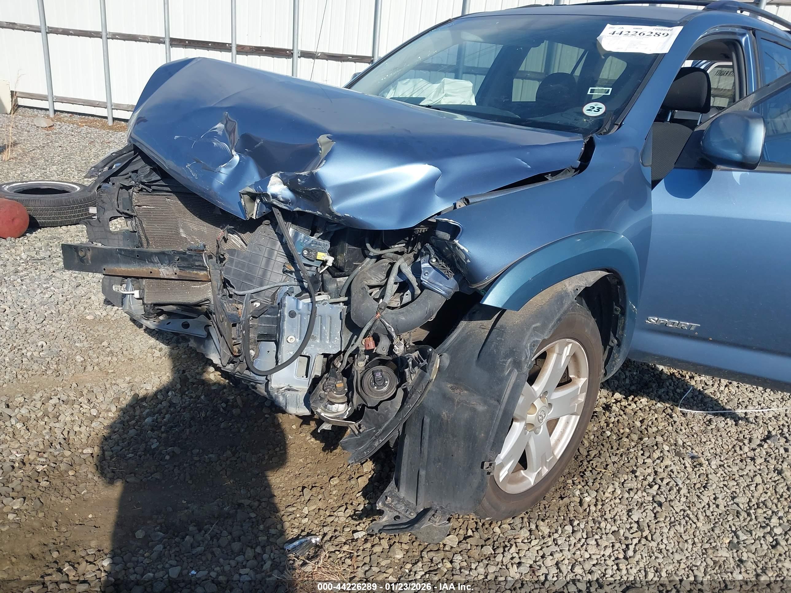 TOYOTA RAV4 image 6