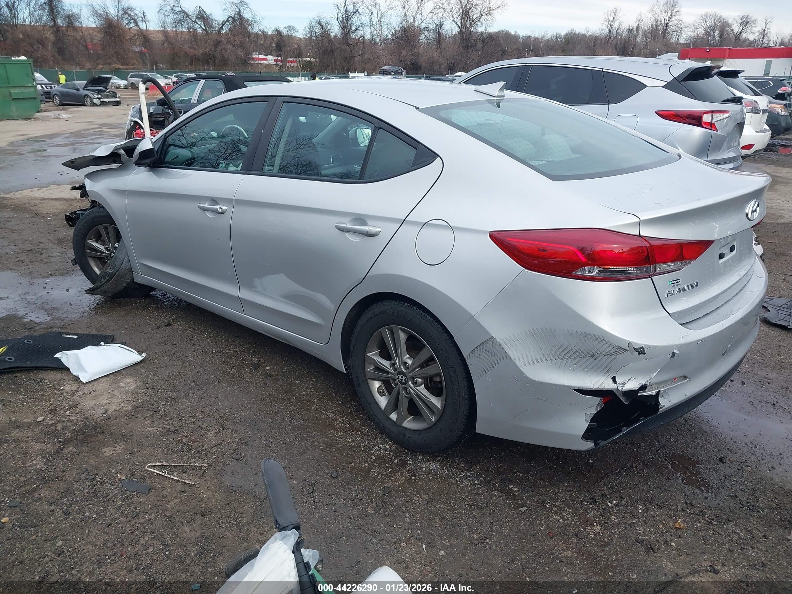 HYUNDAI ELANTRA image 3