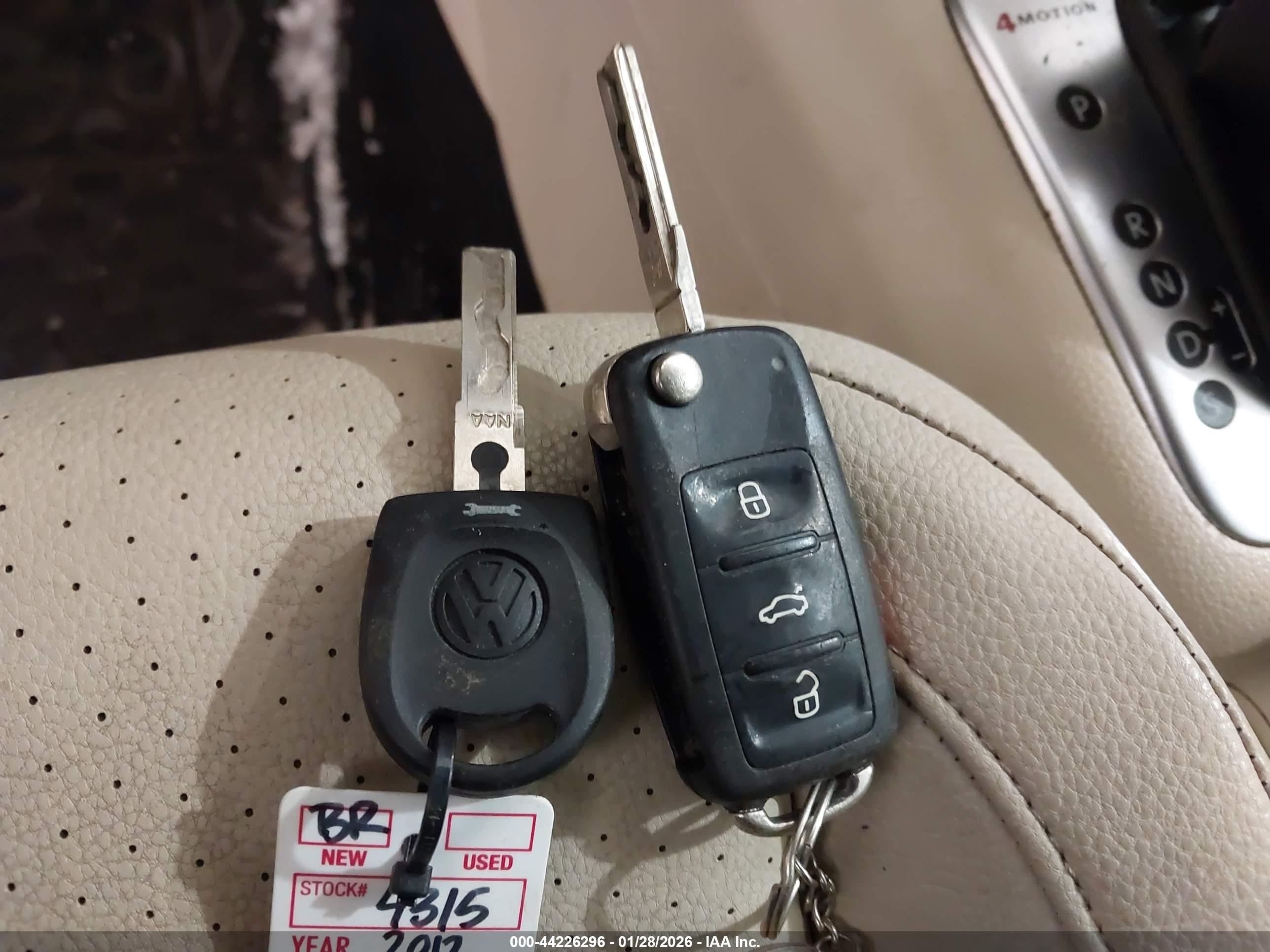 VOLKSWAGEN TIGUAN image 11
