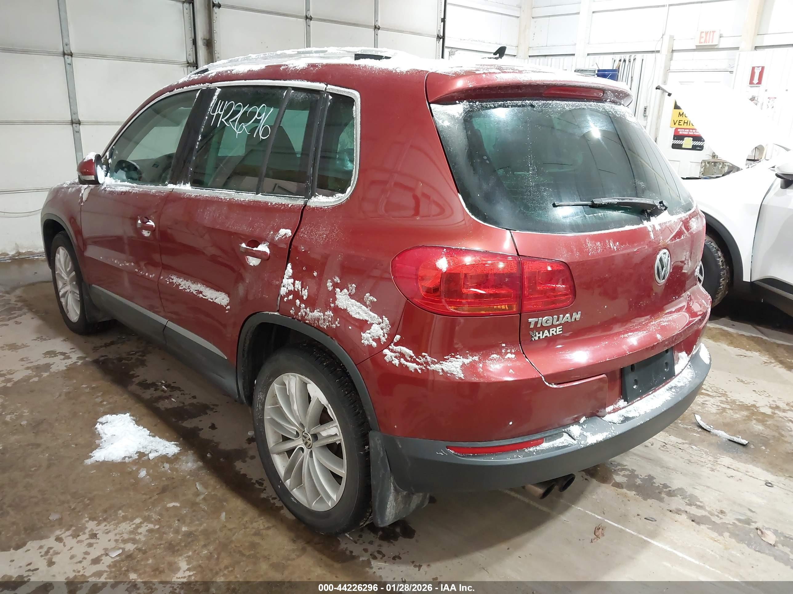 VOLKSWAGEN TIGUAN image 3
