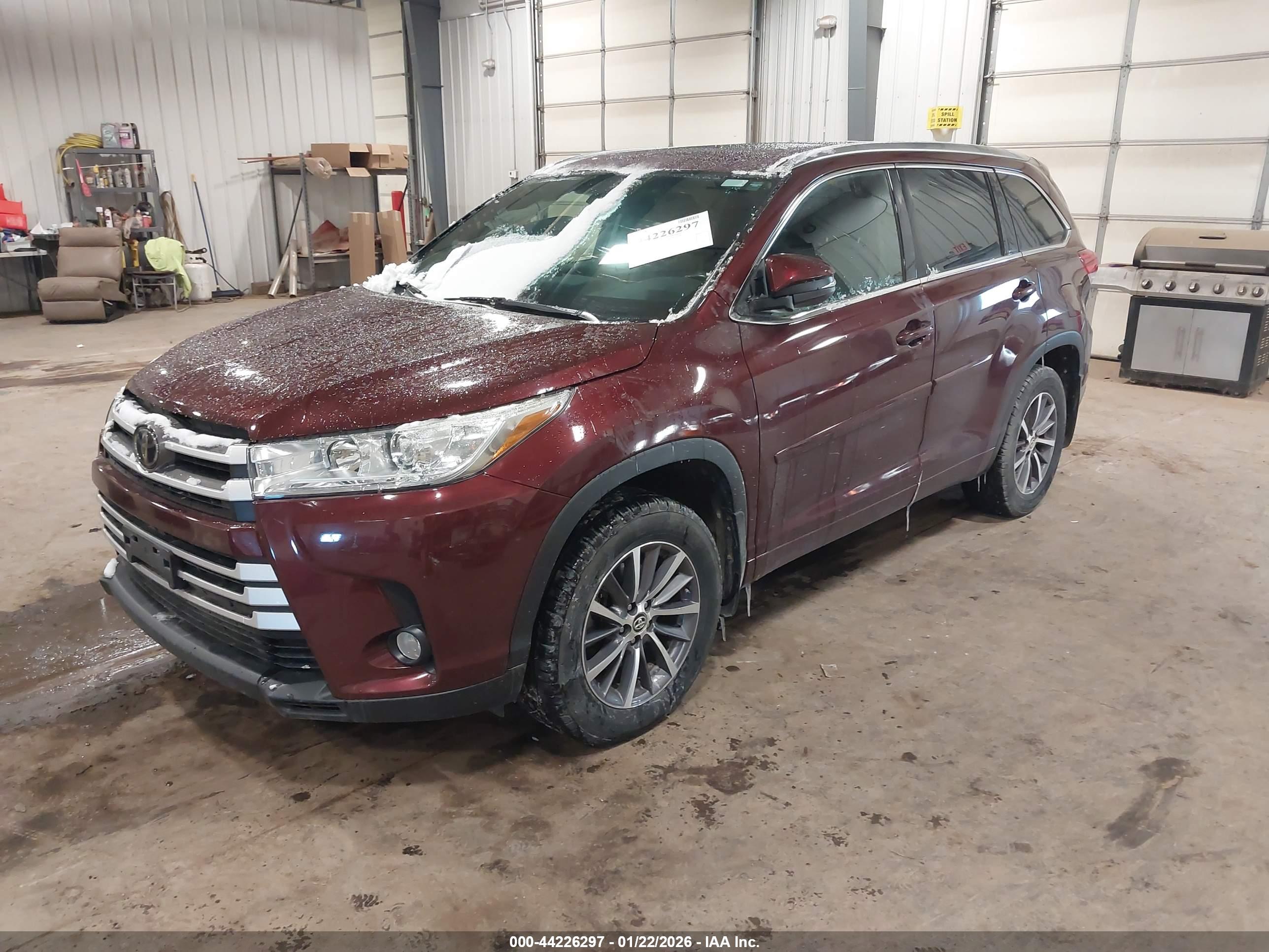 TOYOTA HIGHLANDER image 2