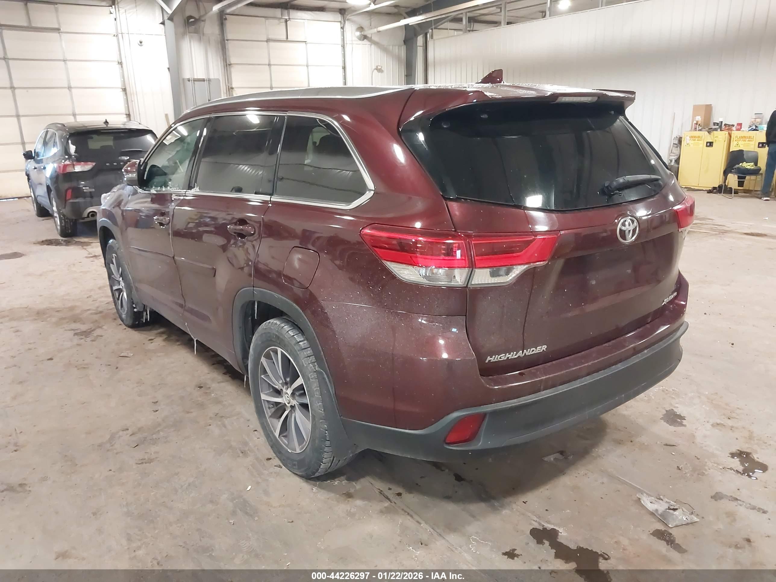 TOYOTA HIGHLANDER image 3