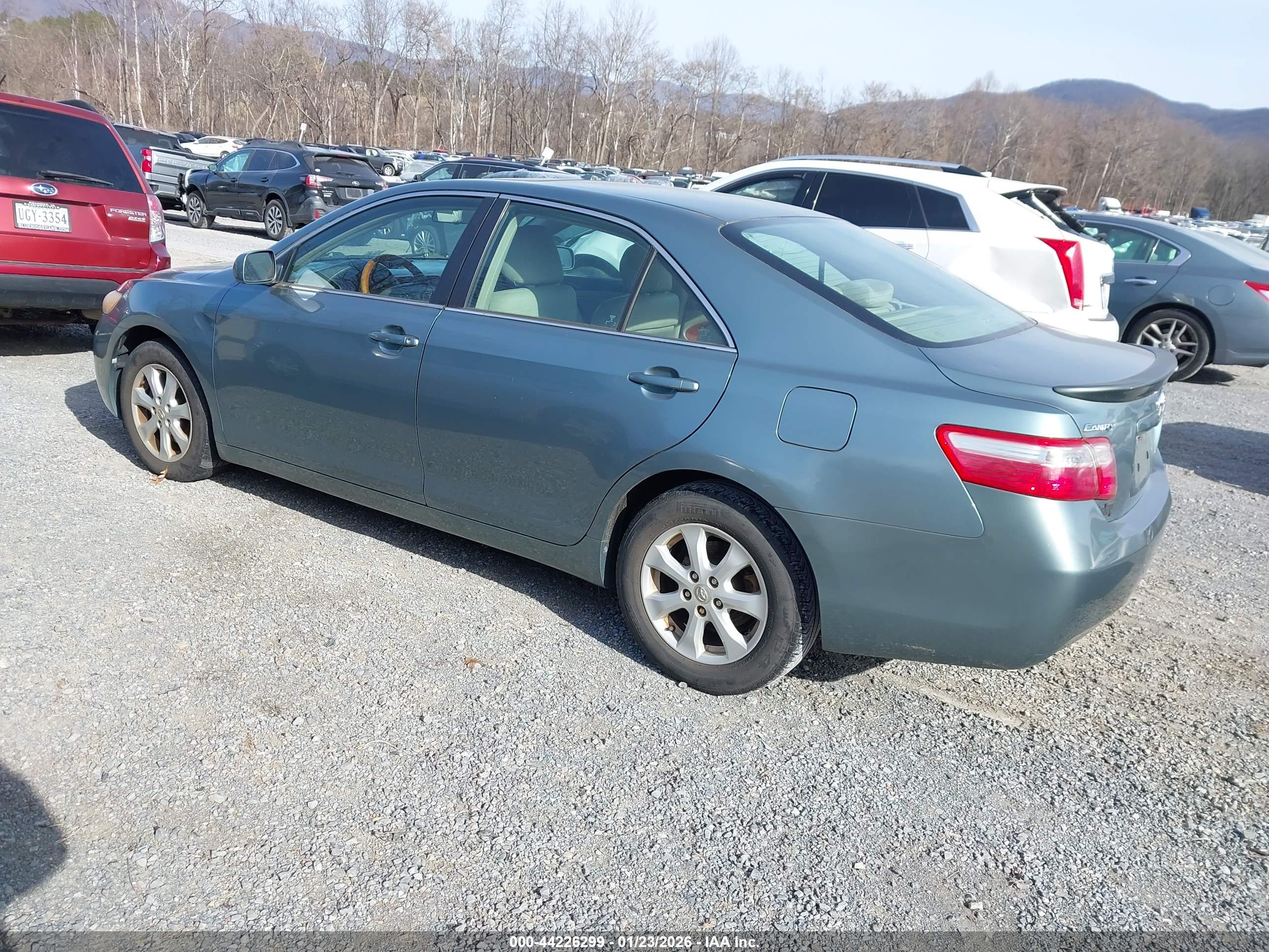 TOYOTA CAMRY image 3