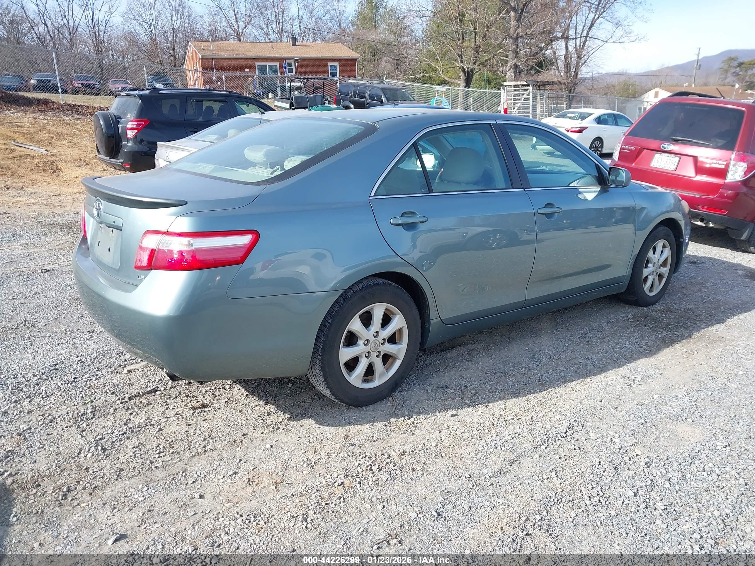TOYOTA CAMRY image 4
