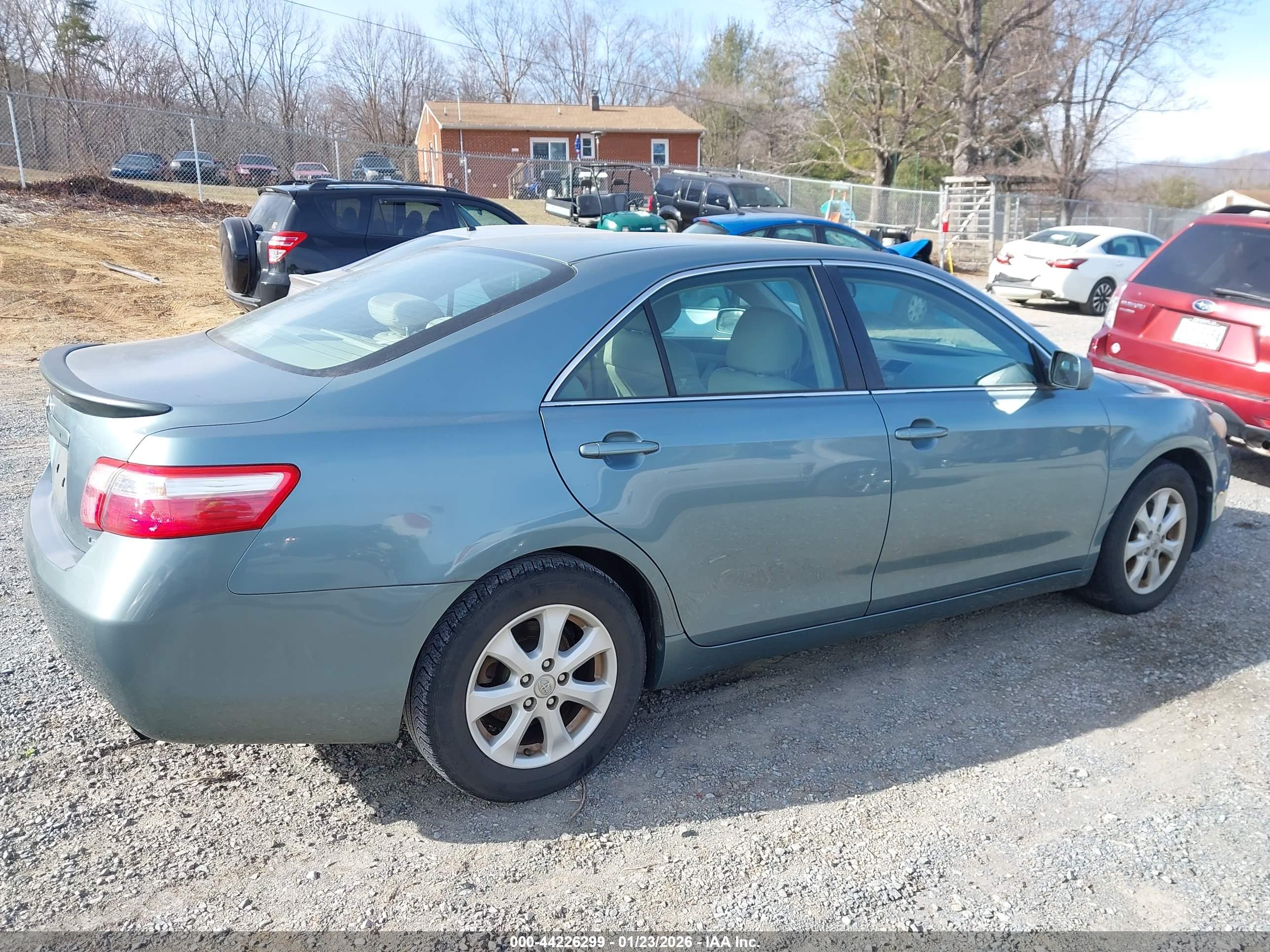 TOYOTA CAMRY image 6