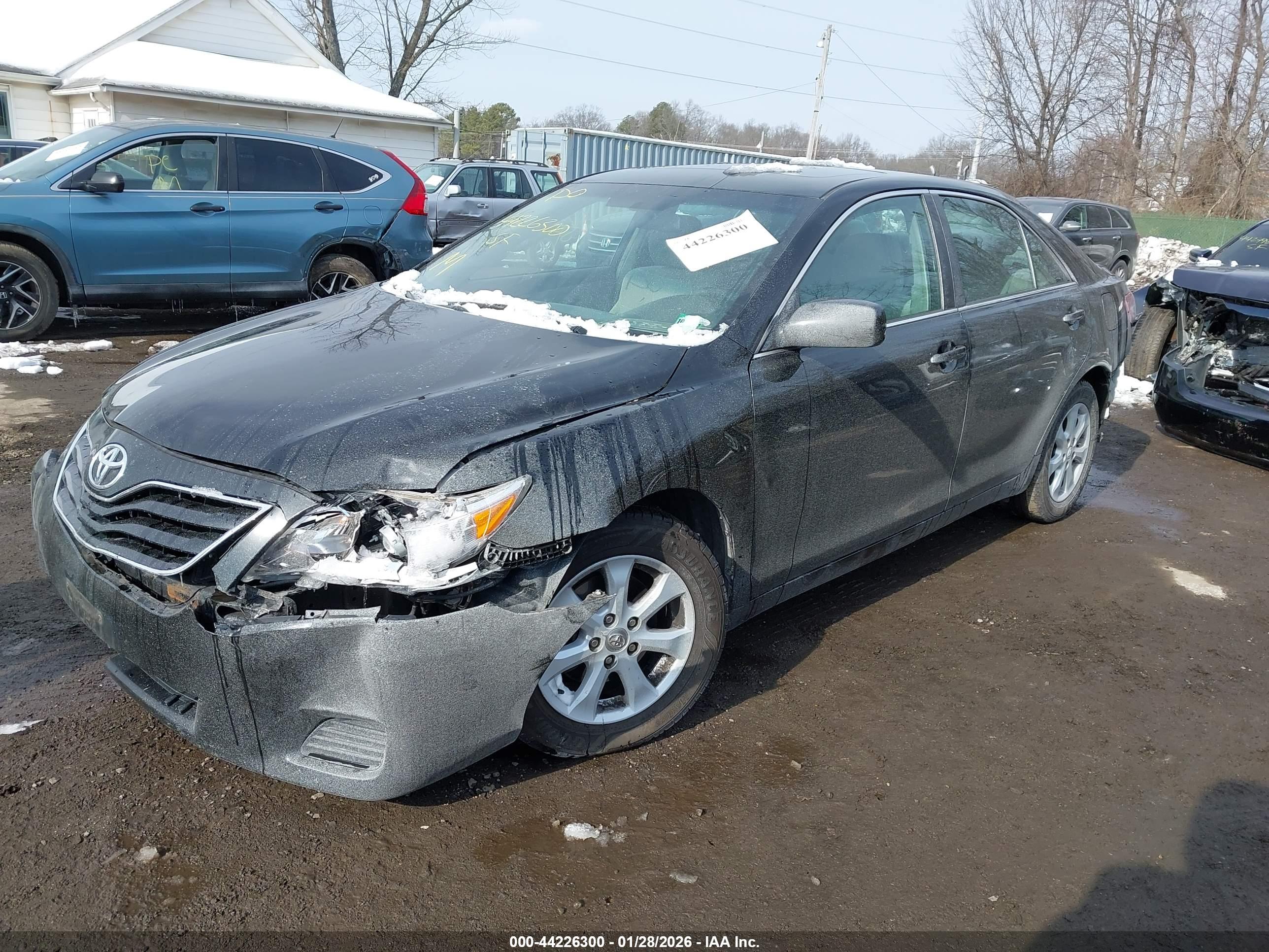 TOYOTA CAMRY image 2