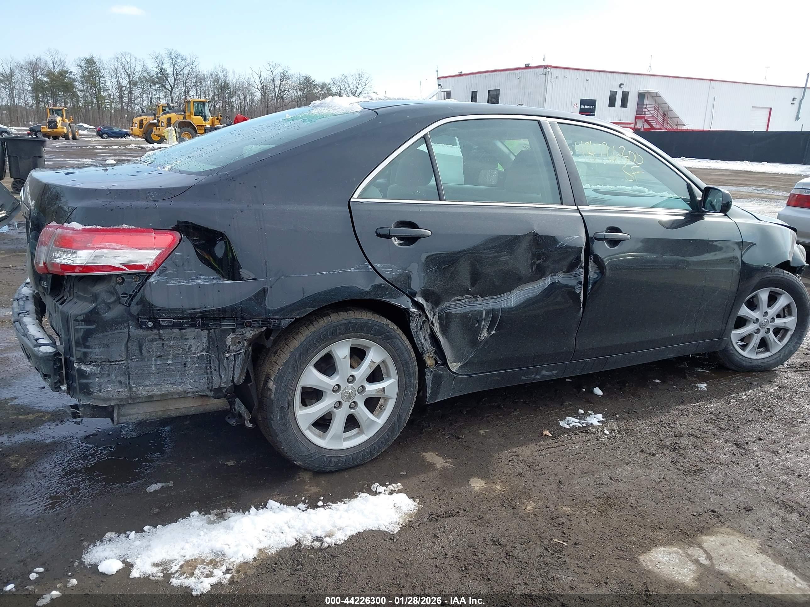 TOYOTA CAMRY image 6