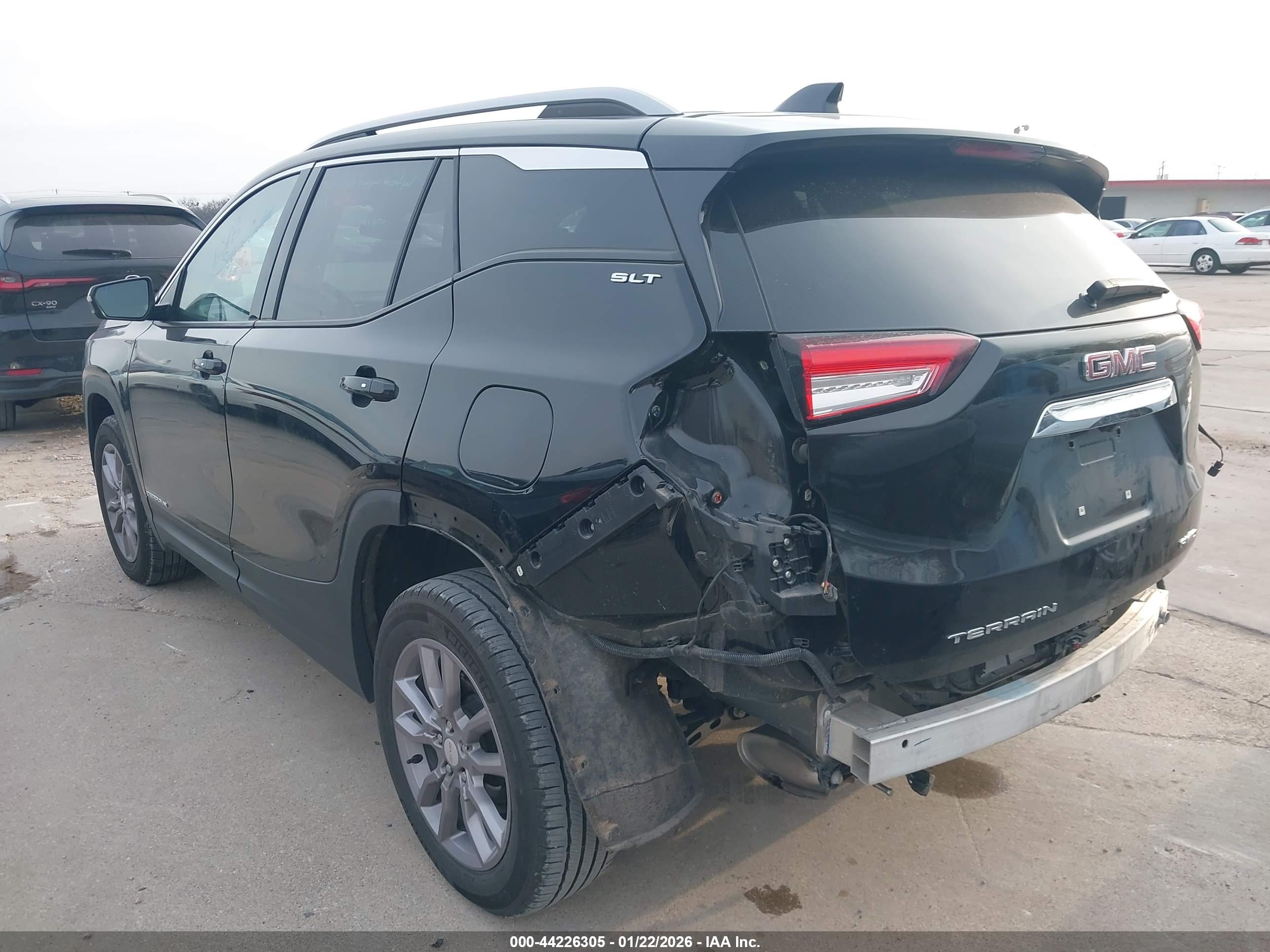 GMC TERRAIN image 3