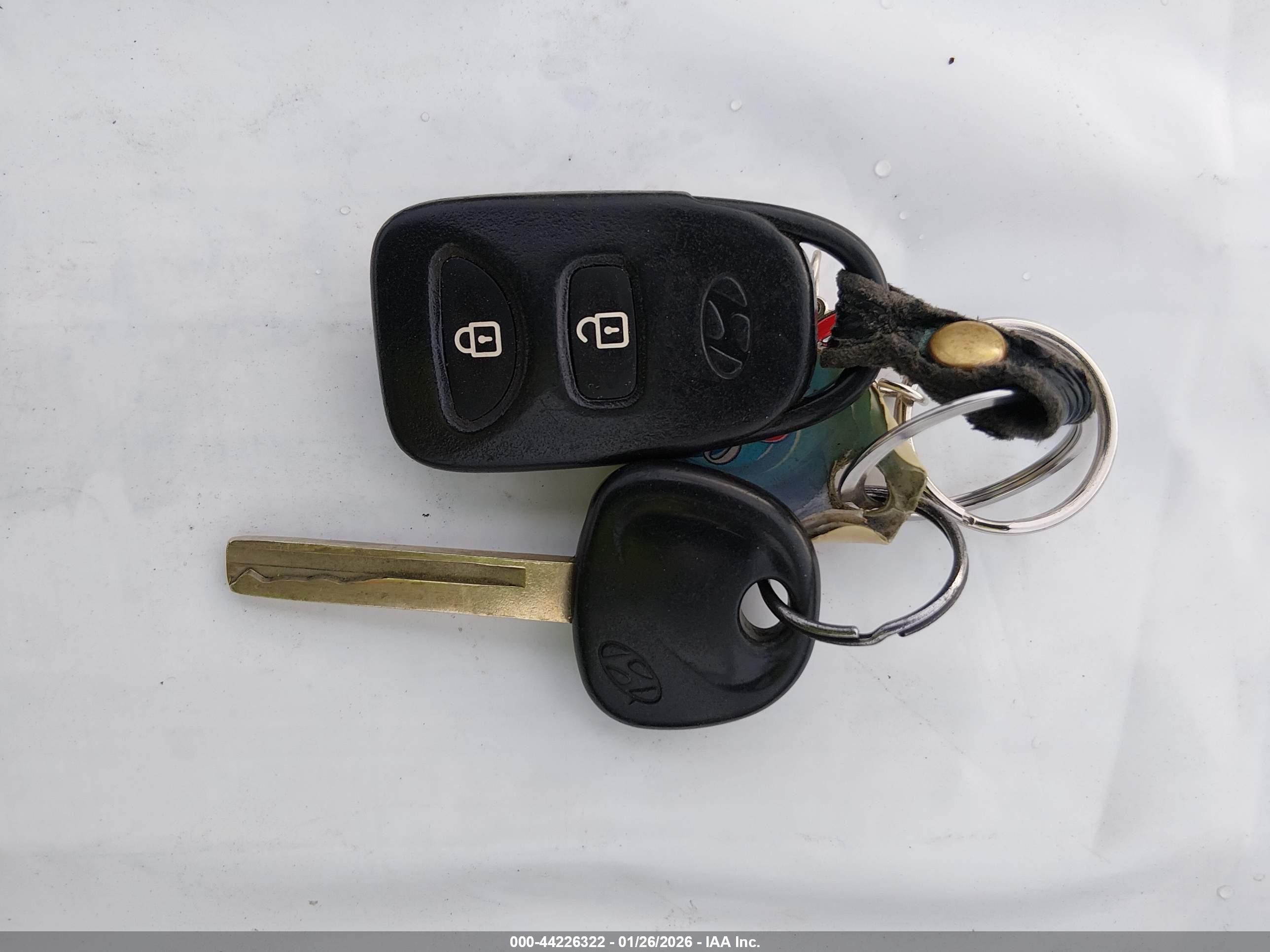 HYUNDAI ACCENT image 11