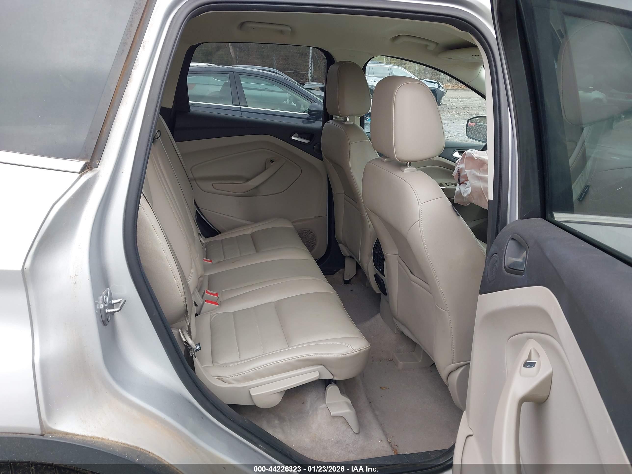 FORD ESCAPE image 8