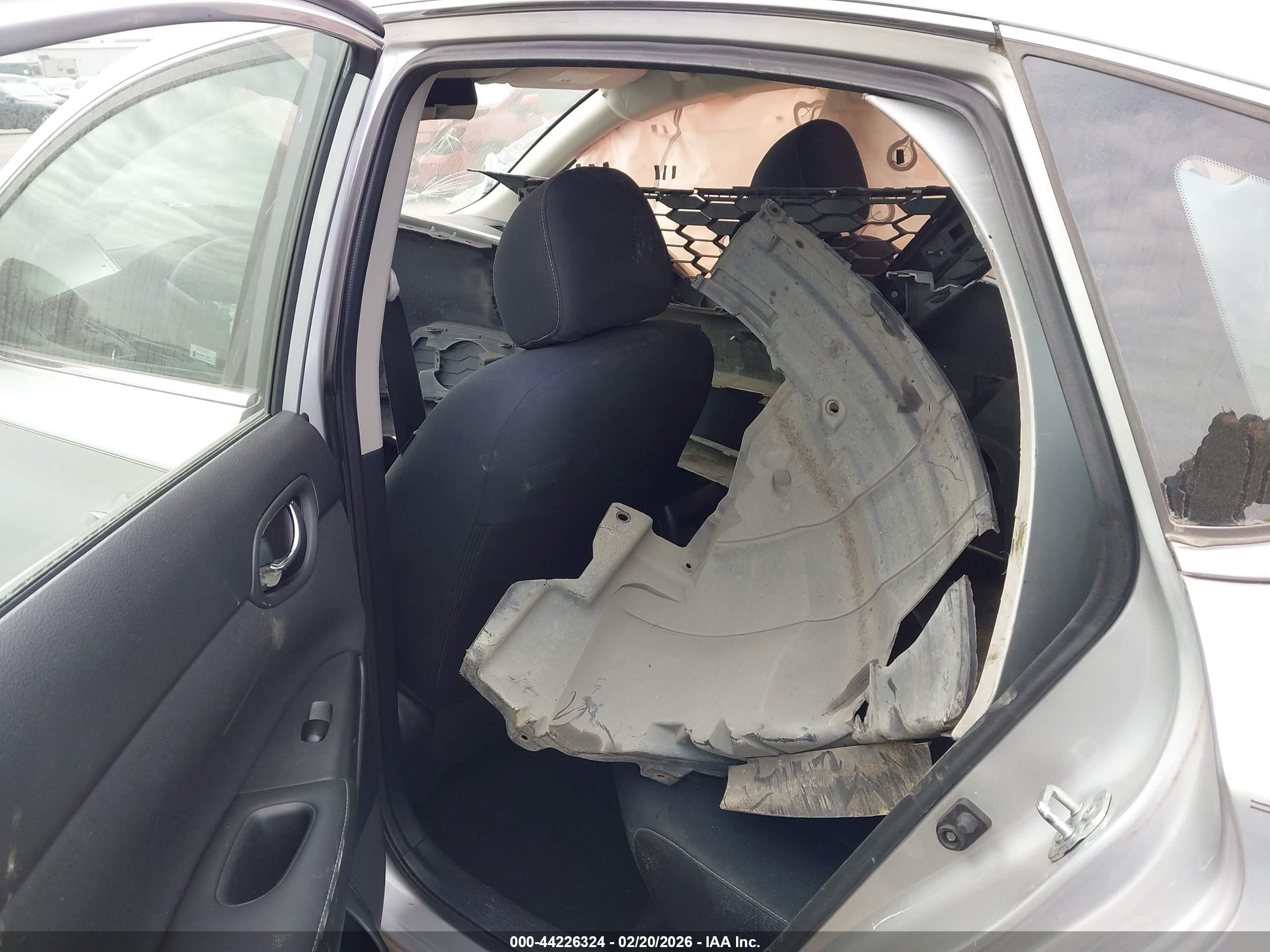 NISSAN SENTRA image 8