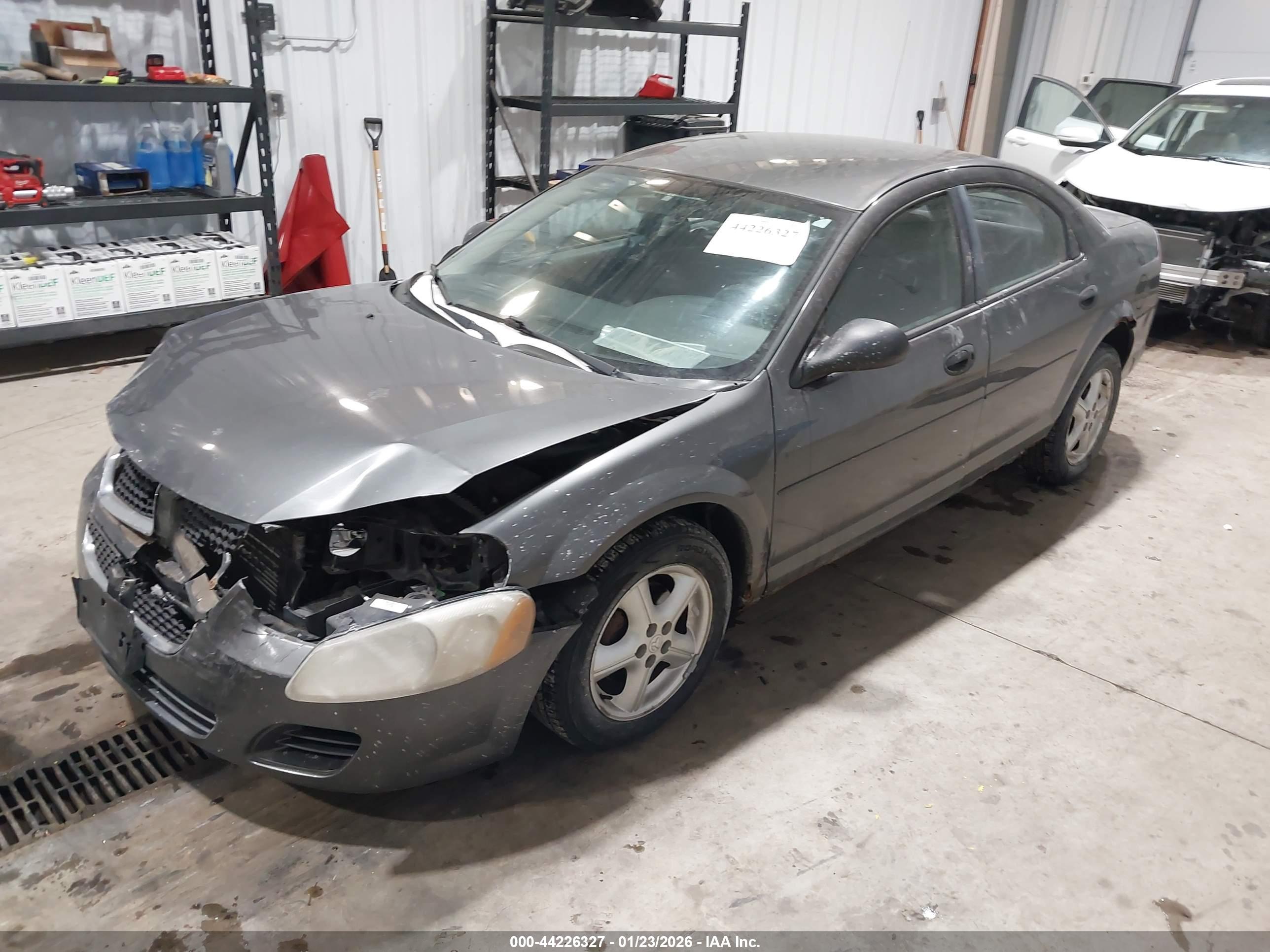DODGE STRATUS image 2