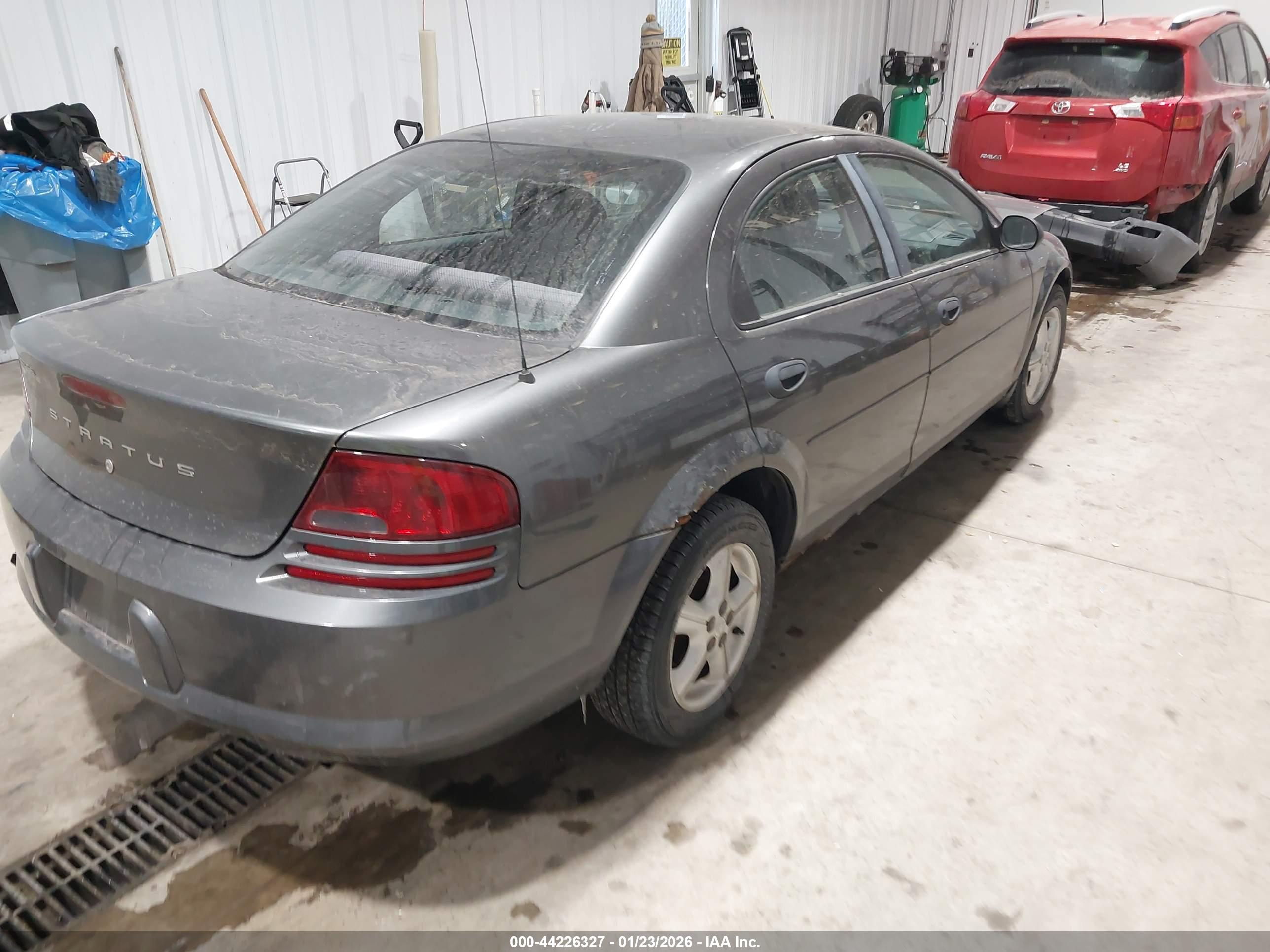 DODGE STRATUS image 4