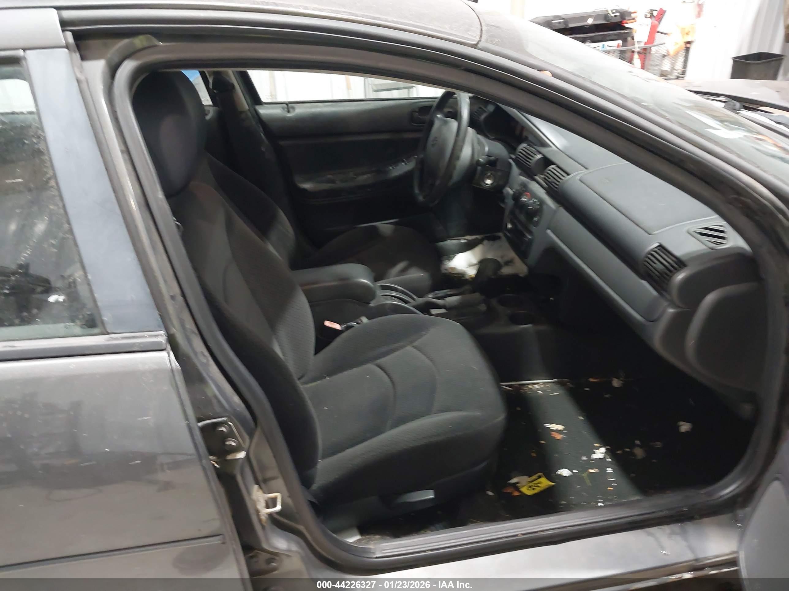 DODGE STRATUS image 5