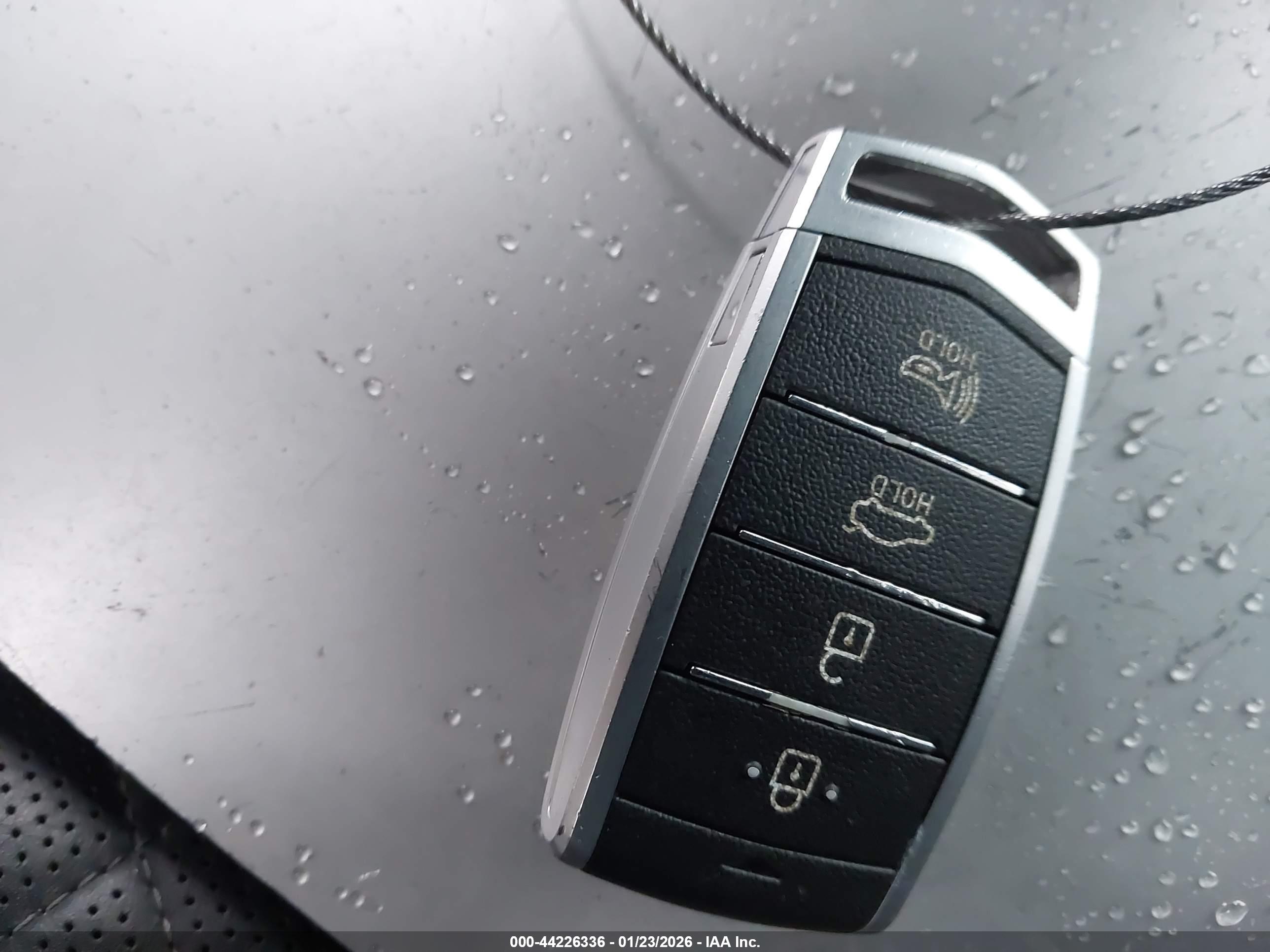 GENESIS G70 image 11