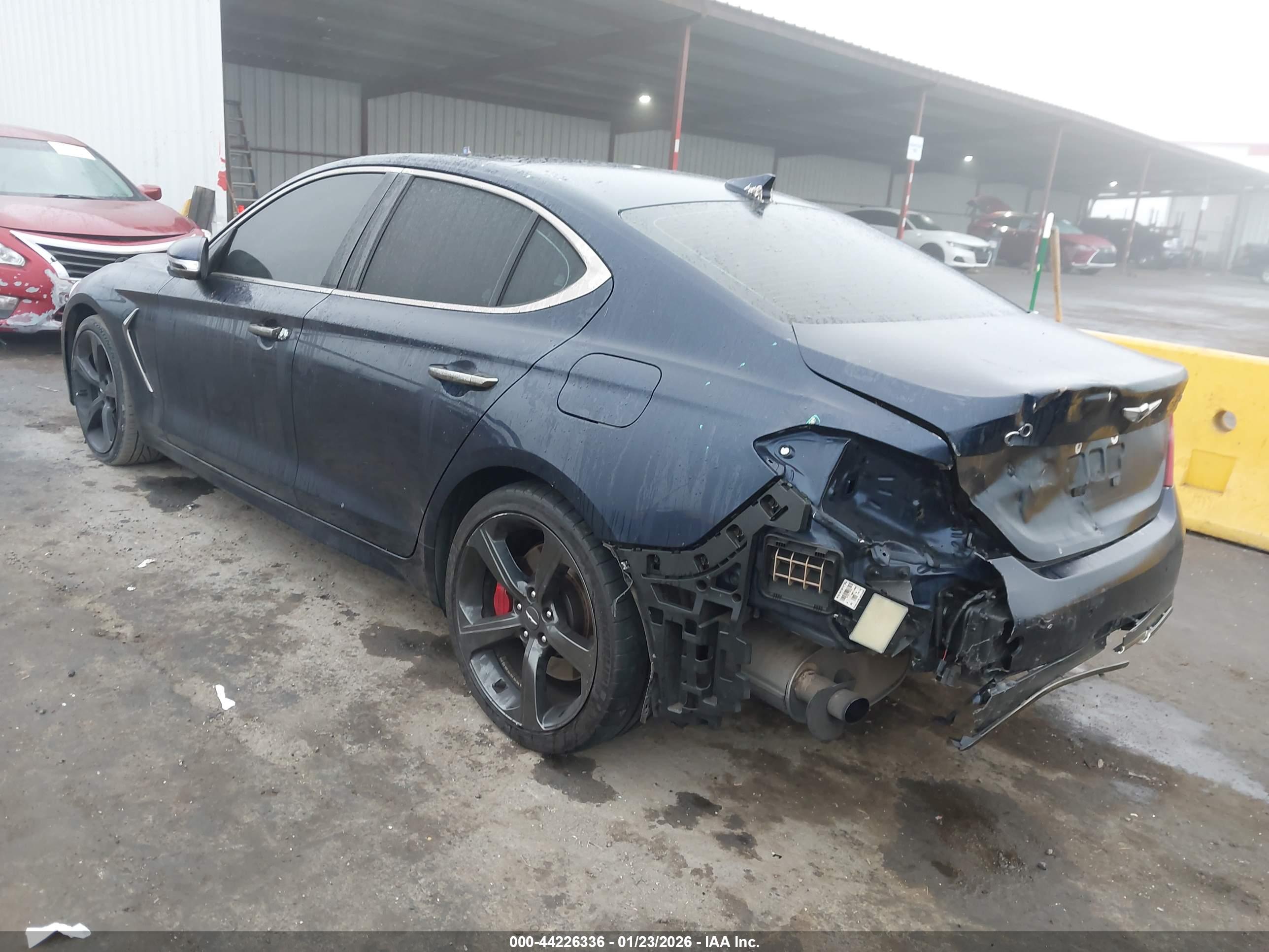 GENESIS G70 image 3
