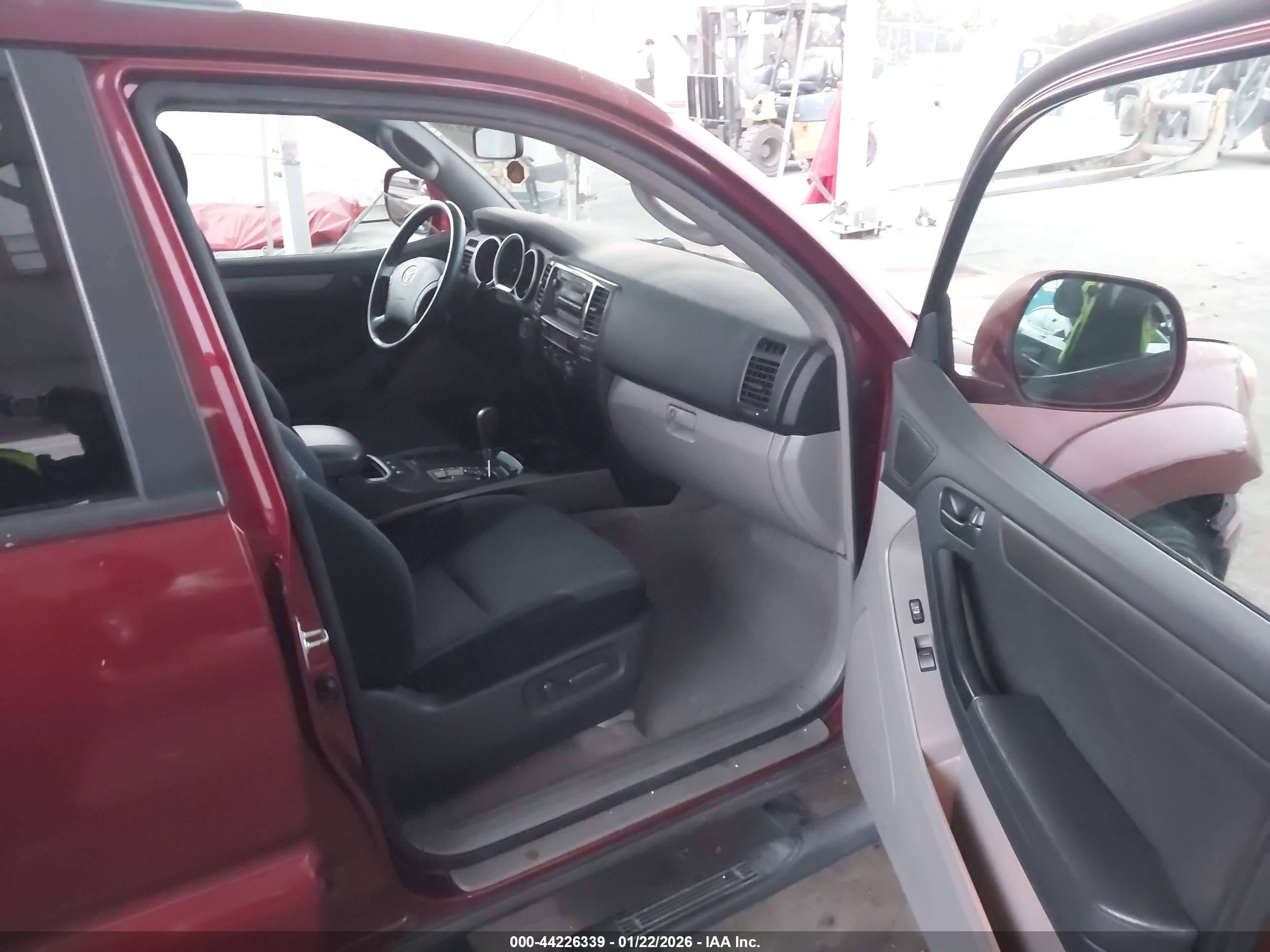 TOYOTA 4RUNNER image 5
