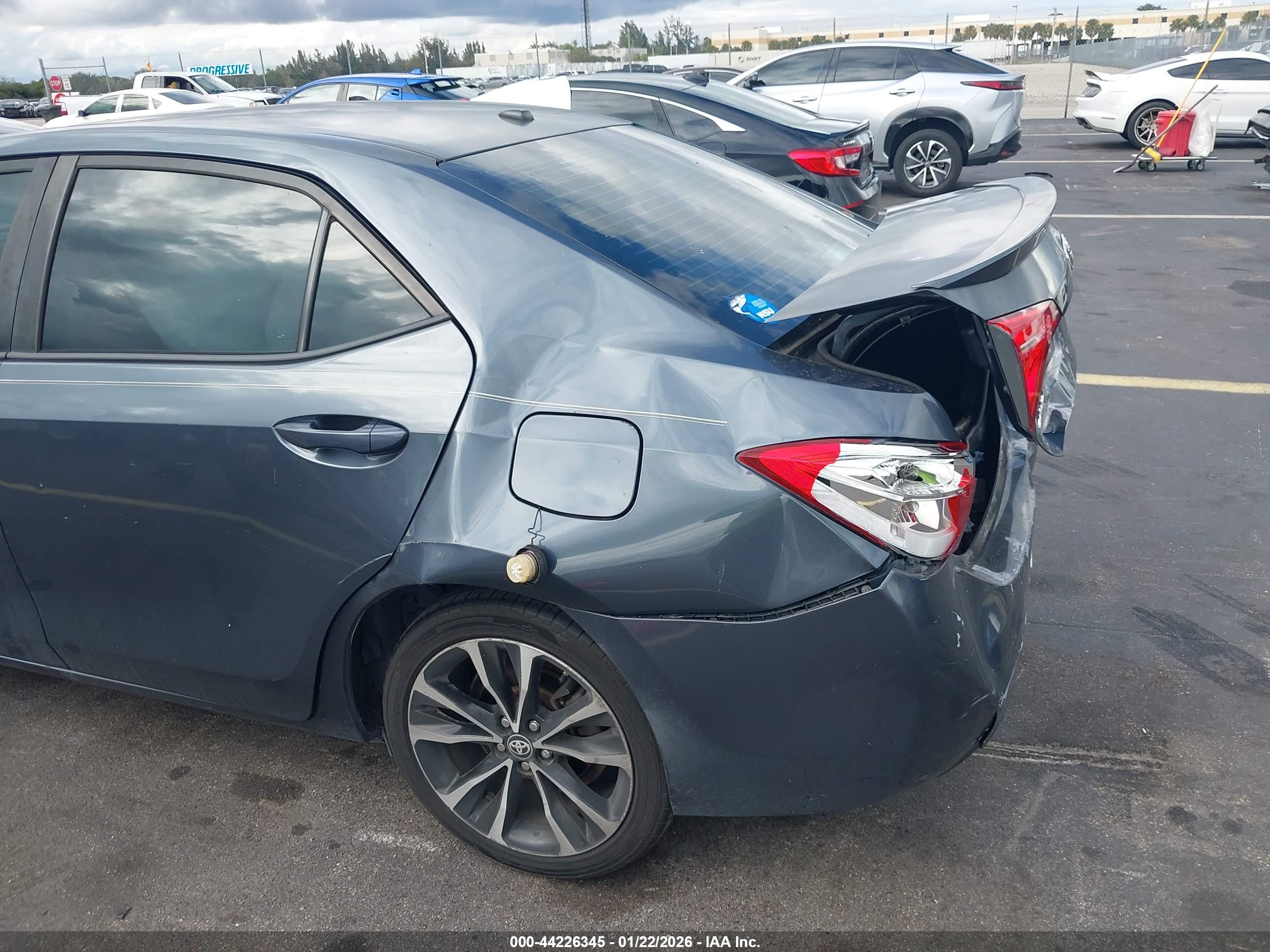 TOYOTA COROLLA image 6