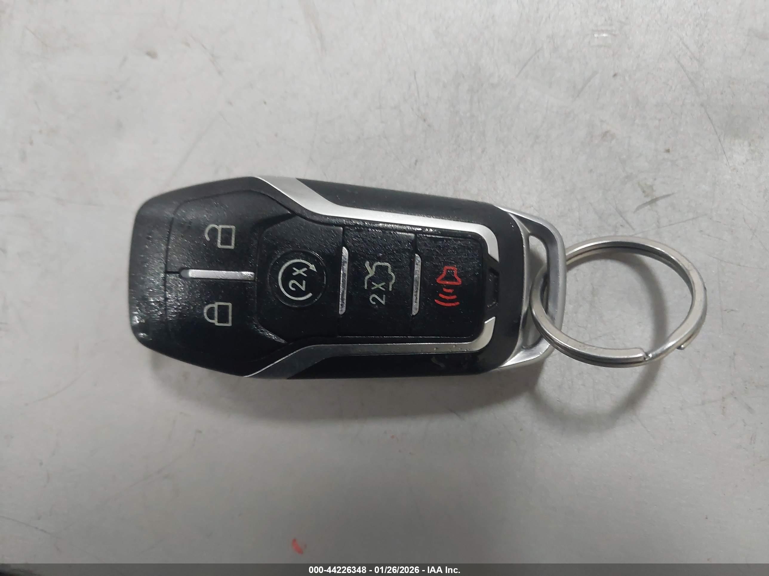 FORD FUSION image 11