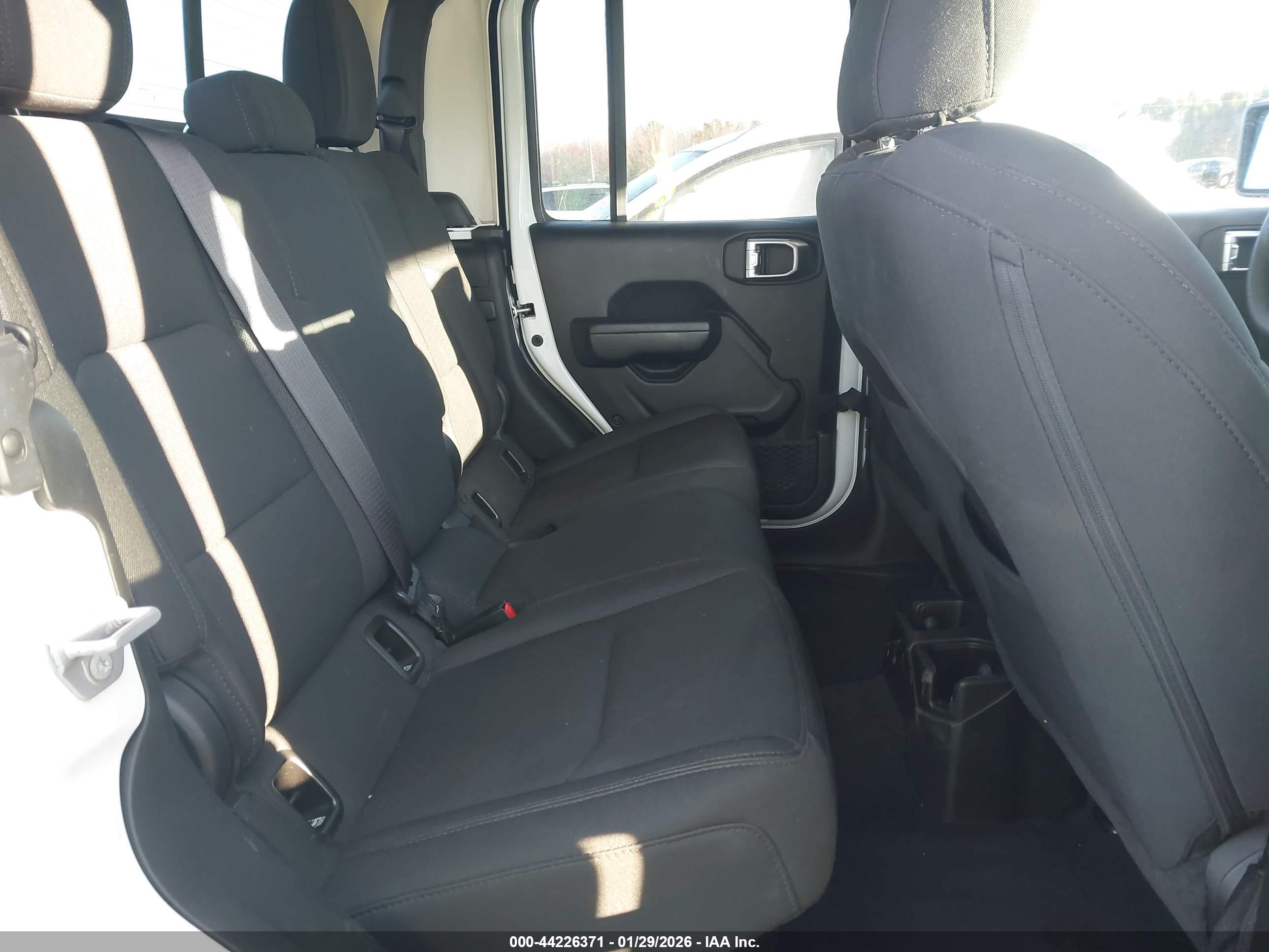 JEEP GLADIATOR image 8
