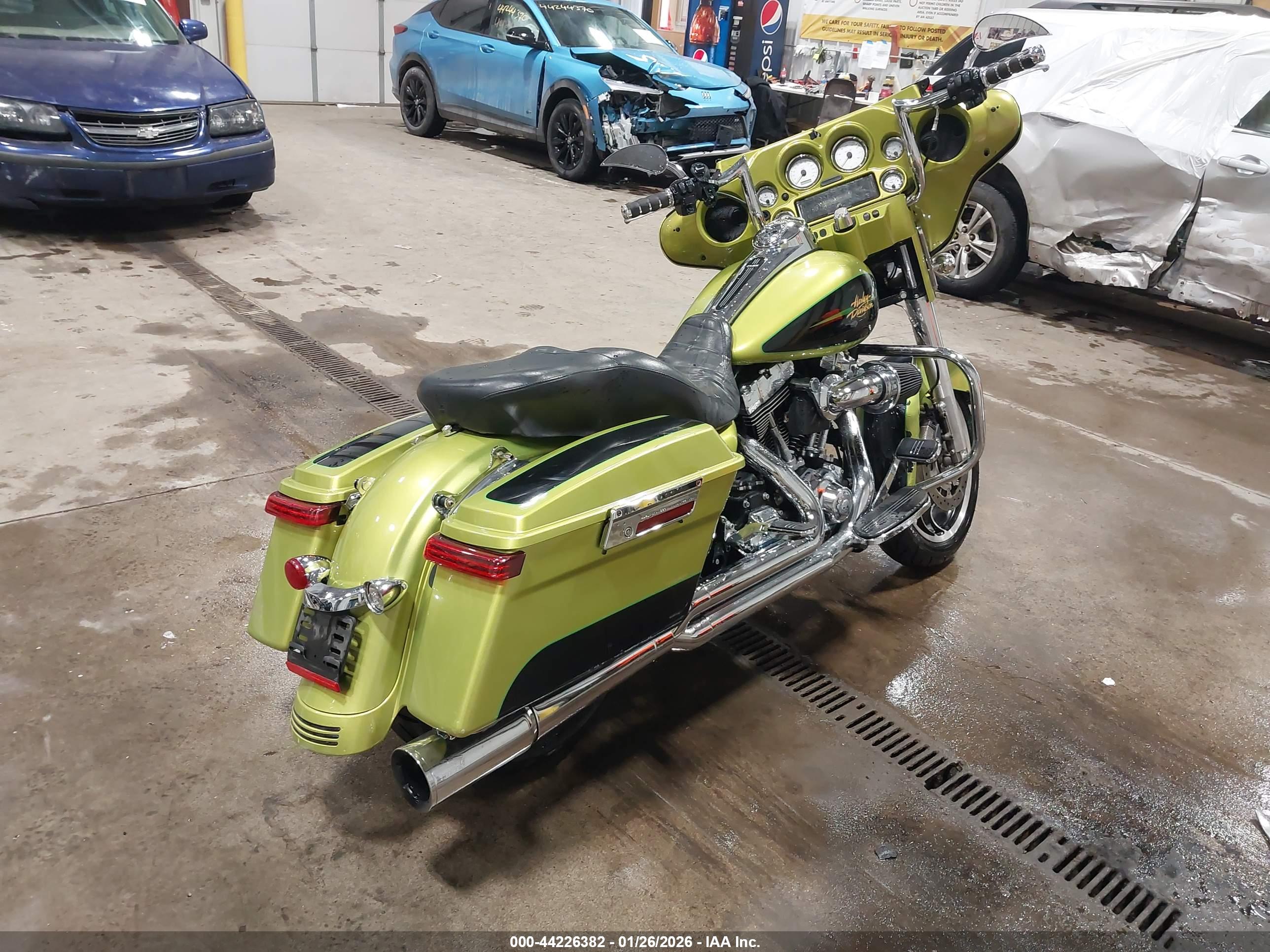 HARLEY-DAVIDSON FLHX image 4