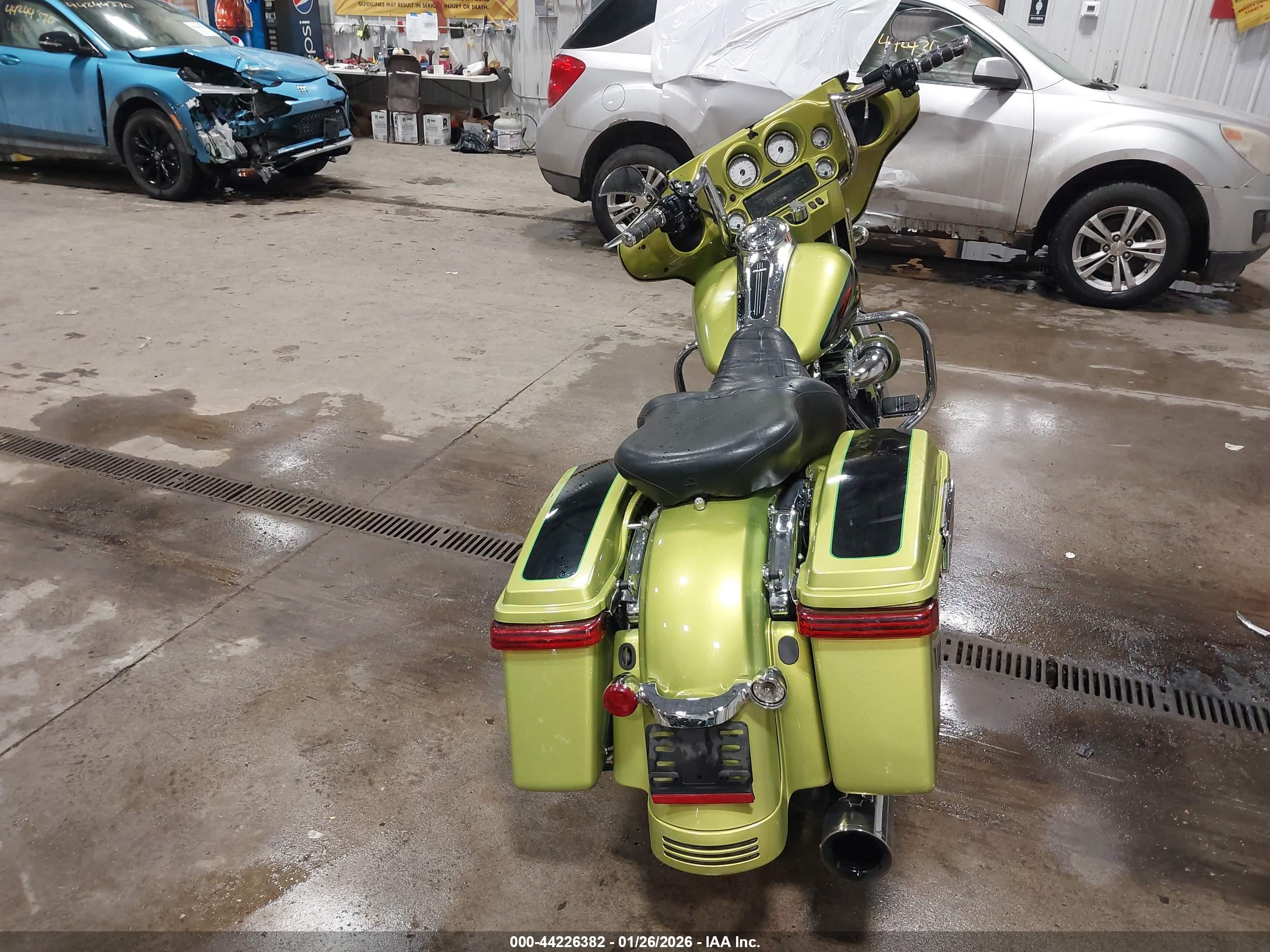 HARLEY-DAVIDSON FLHX image 6