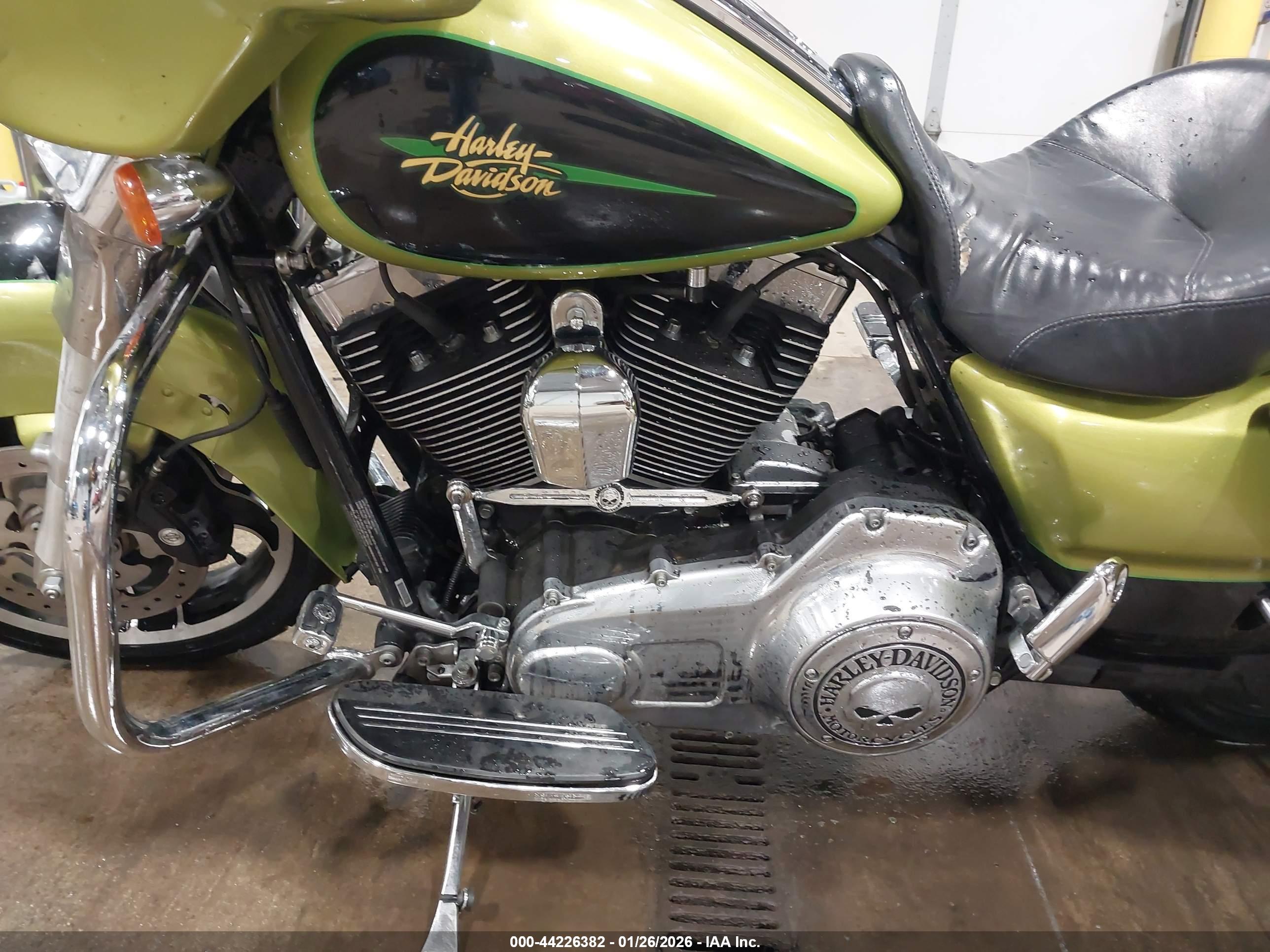 HARLEY-DAVIDSON FLHX image 9